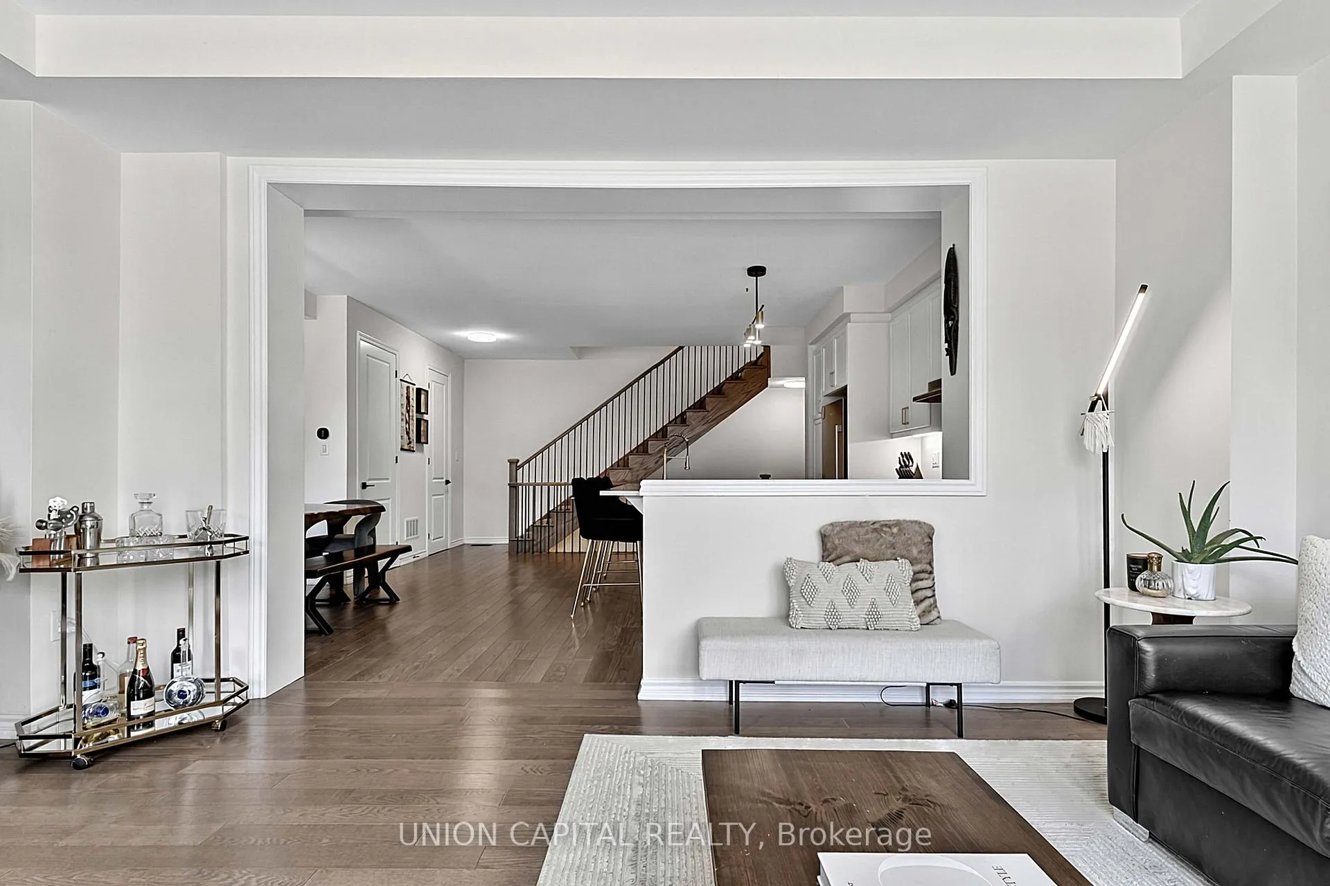 Photo 11 of 16 Thomas Frisby Jr Crescent, Markham, Victoria Square — HOMEH