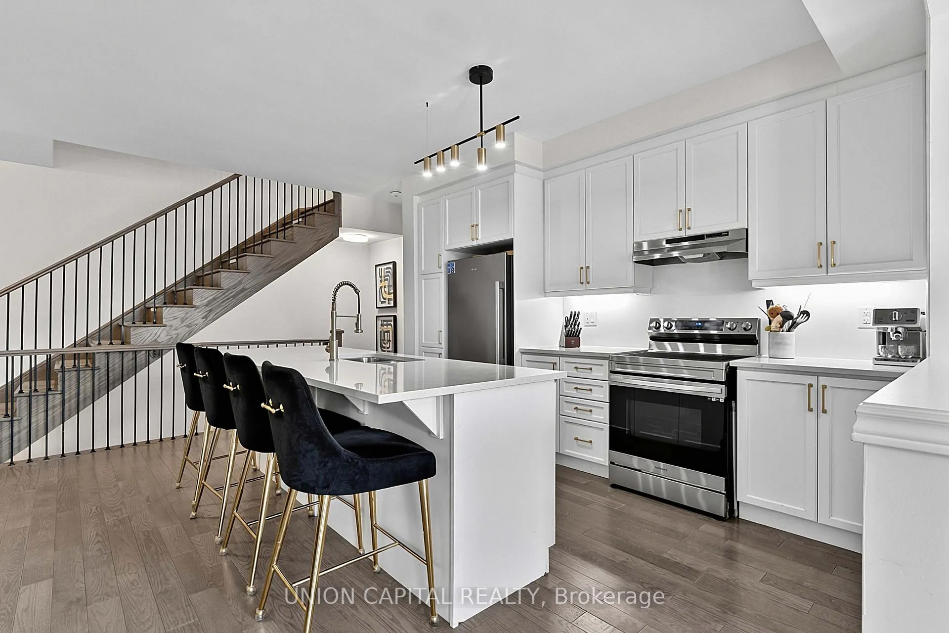 Photo 13 of 16 Thomas Frisby Jr Crescent, Markham, Victoria Square — HOMEH