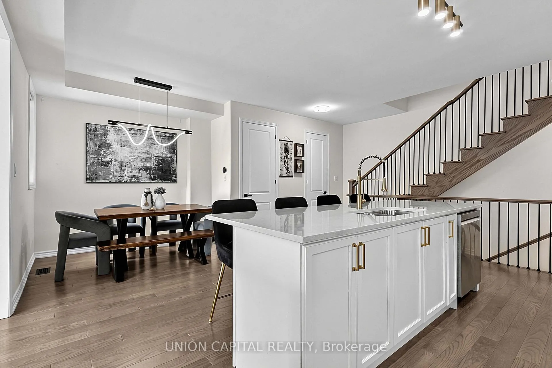 Photo 17 of 16 Thomas Frisby Jr Crescent, Markham, Victoria Square — HOMEH