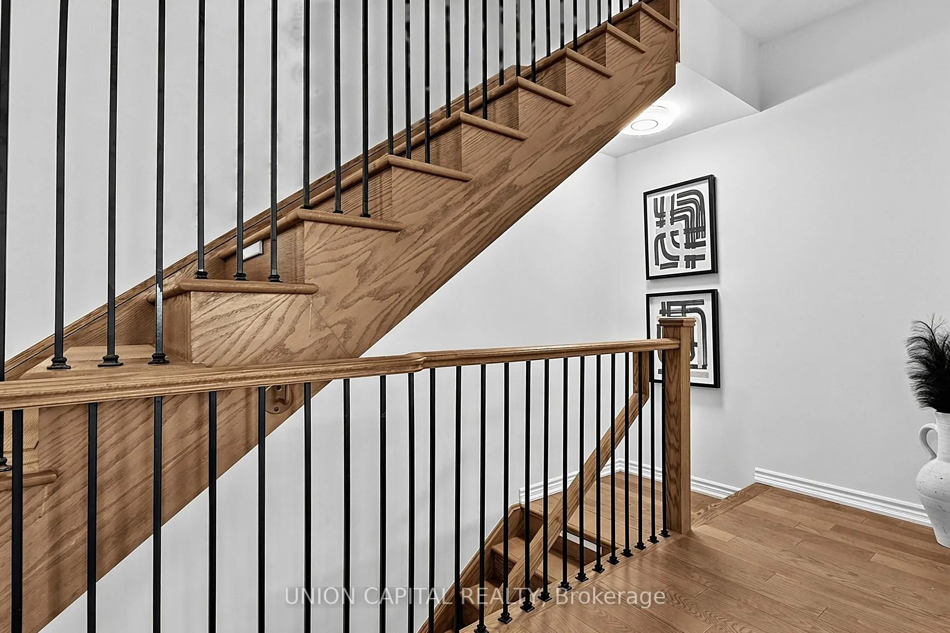 Photo 21 of 16 Thomas Frisby Jr Crescent, Markham, Victoria Square — HOMEH