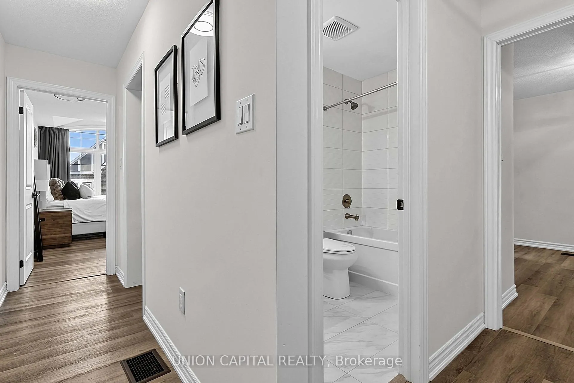 Photo 30 of 16 Thomas Frisby Jr Crescent, Markham, Victoria Square — HOMEH