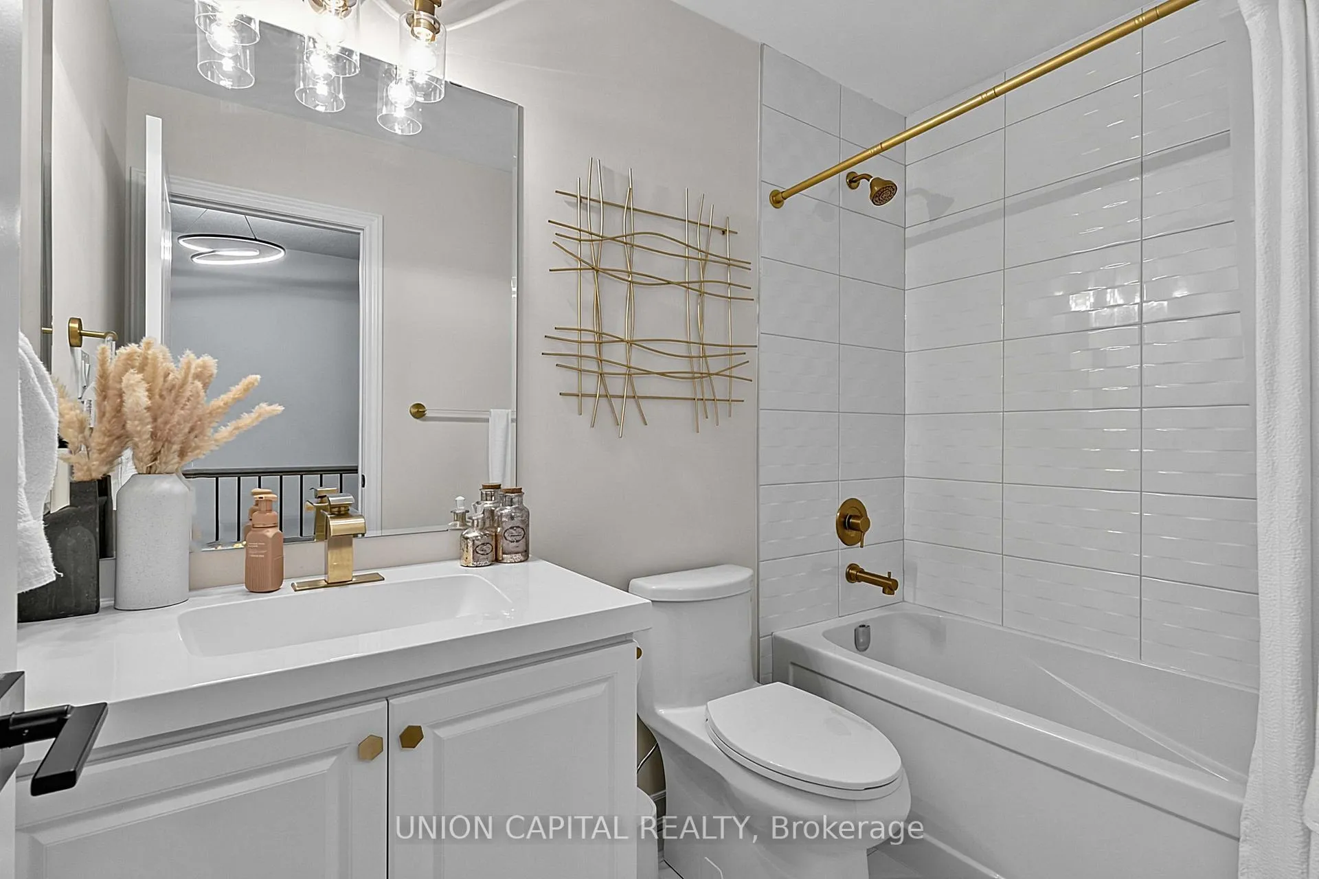 Photo 31 of 16 Thomas Frisby Jr Crescent, Markham, Victoria Square — HOMEH