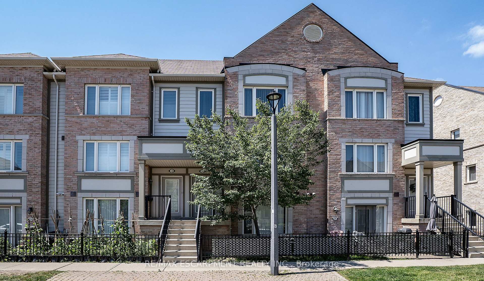 Front of Unit 126, 3050 Erin Centre Boulevard
