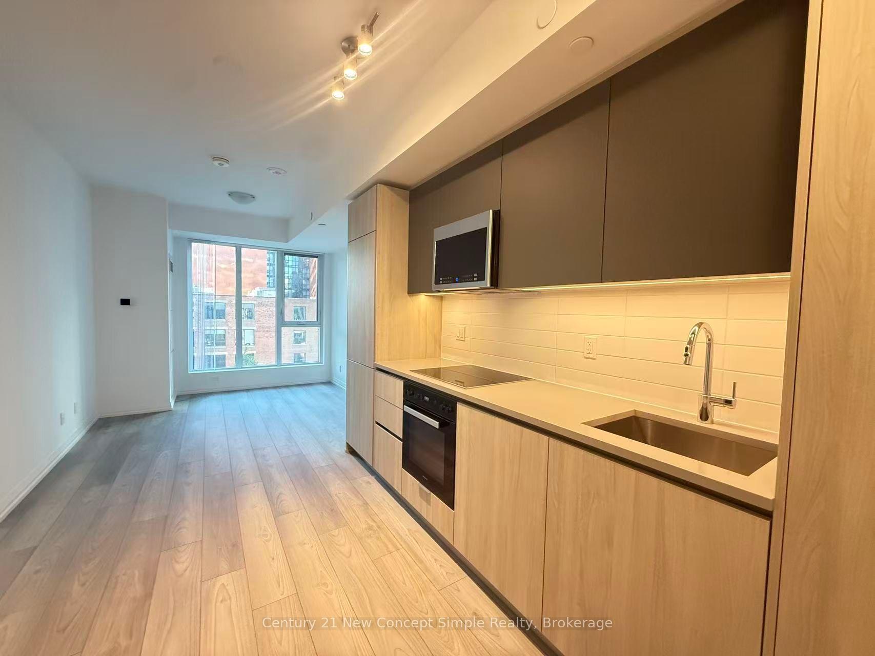 Front of Unit 505, 400 King Street W