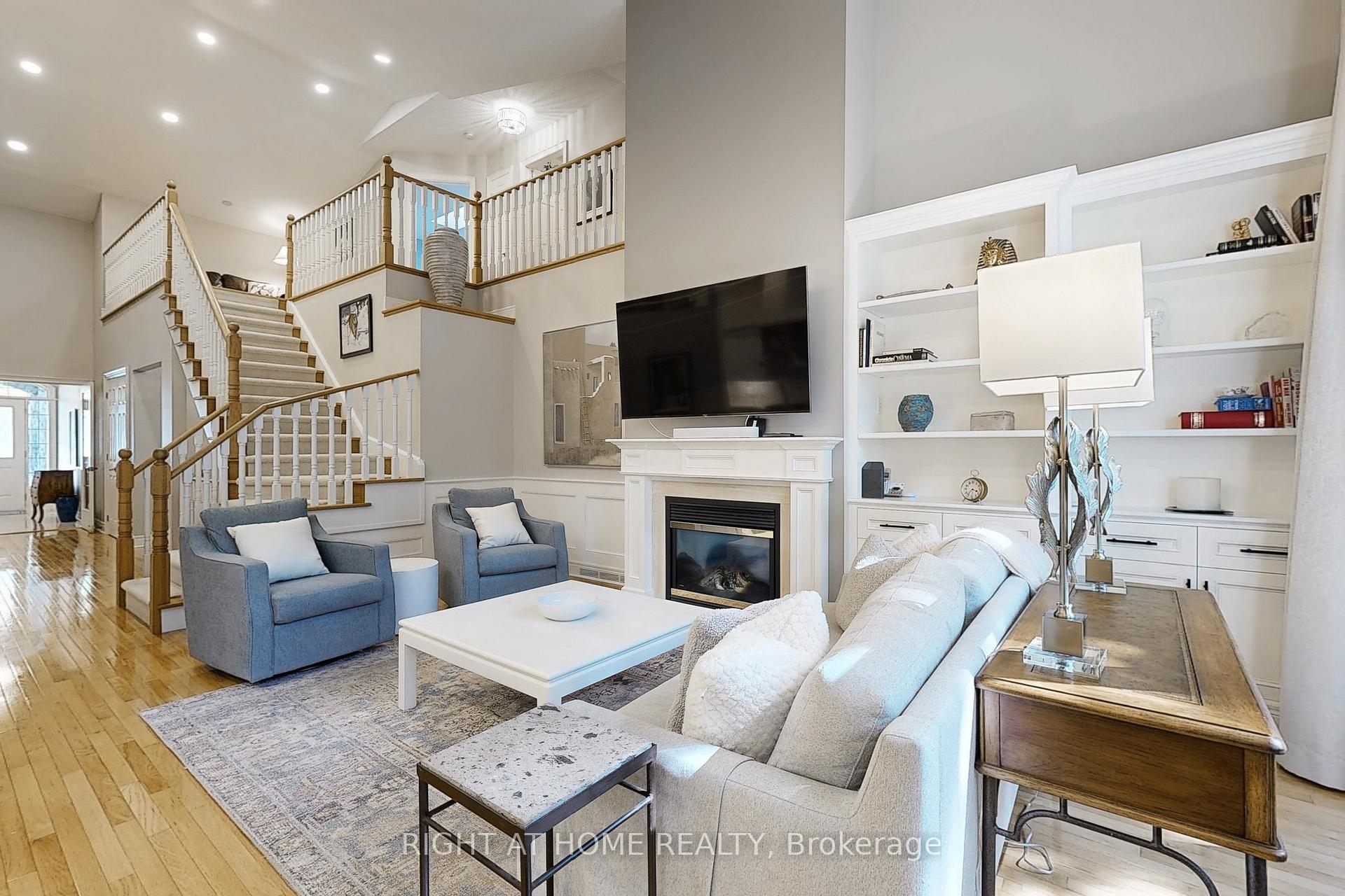 Photo 6 of 9 Arlington Way, Markham, Grandview — HOMEH