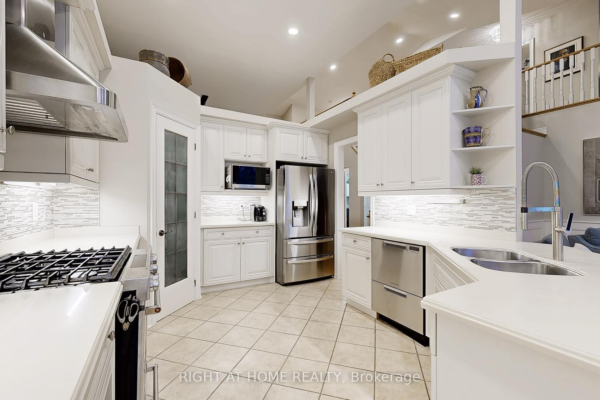 Photo 7 of 9 Arlington Way, Markham, Grandview — HOMEH