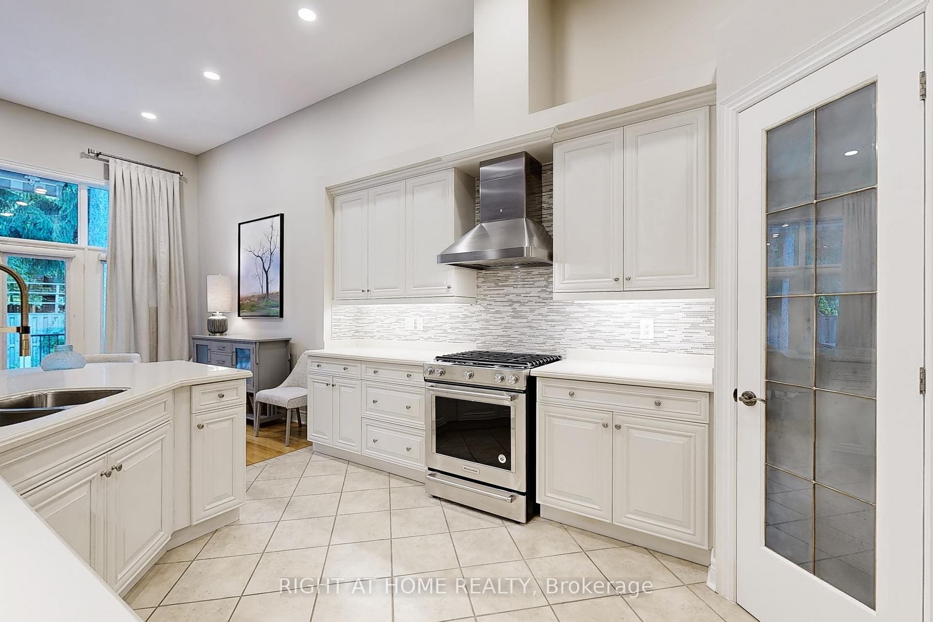 Photo 9 of 9 Arlington Way, Markham, Grandview — HOMEH