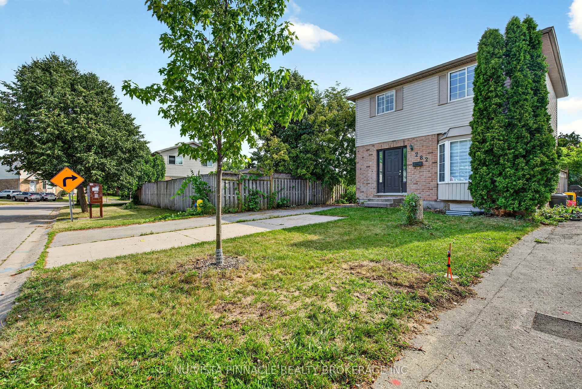 Photo 4 of 282 Fleming Drive, London, East D — HOMEH