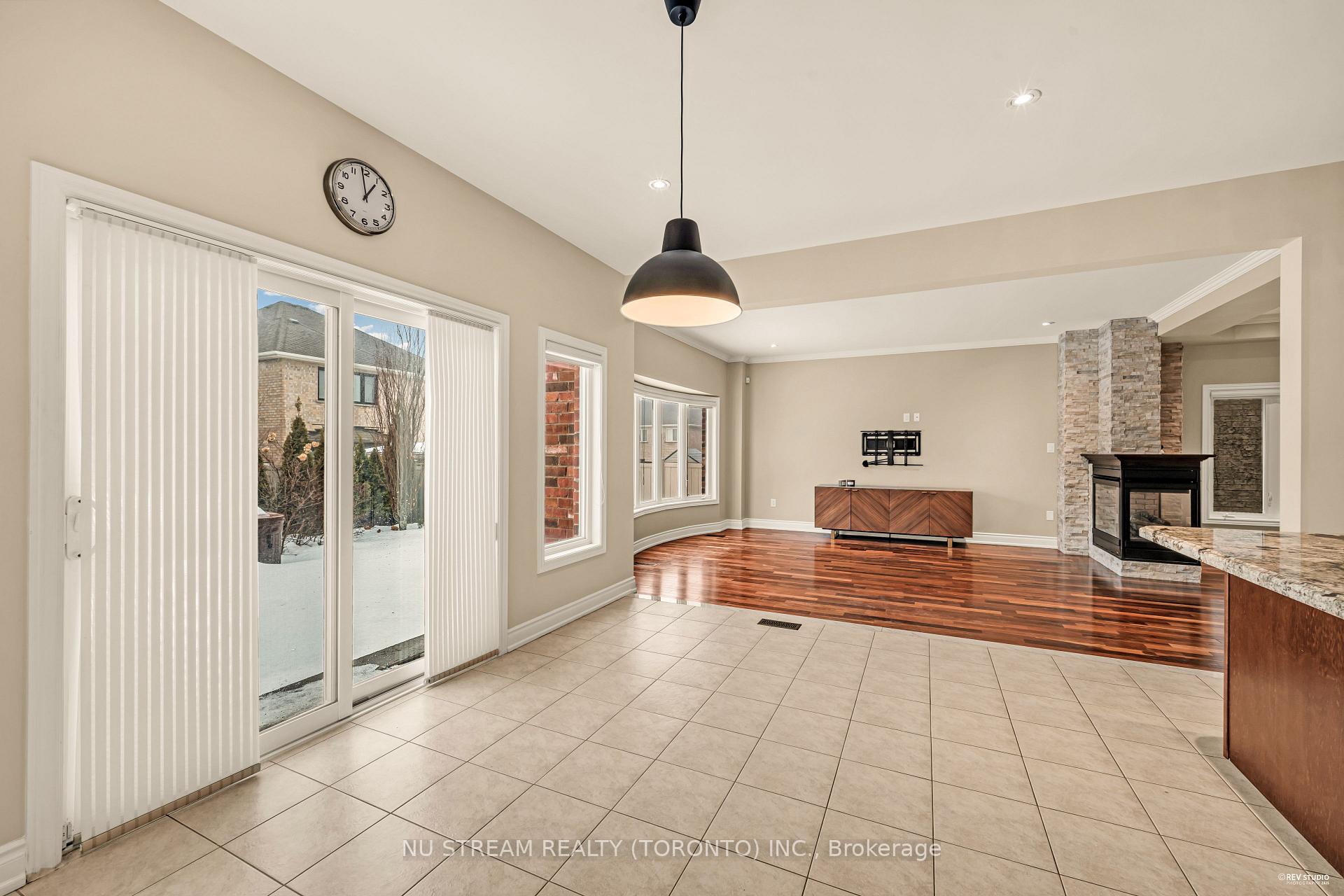 Photo 7 of 111 Lealinds Road, Vaughan, Patterson — HOMEH