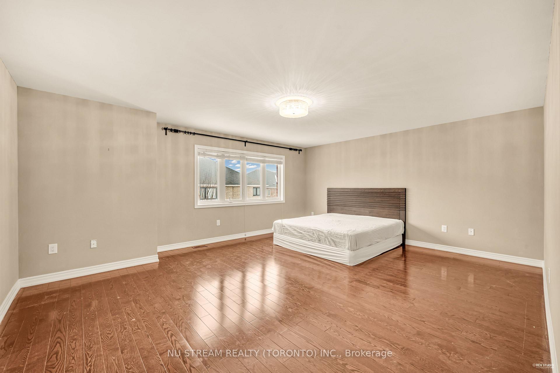 Photo 26 of 111 Lealinds Road, Vaughan, Patterson — HOMEH
