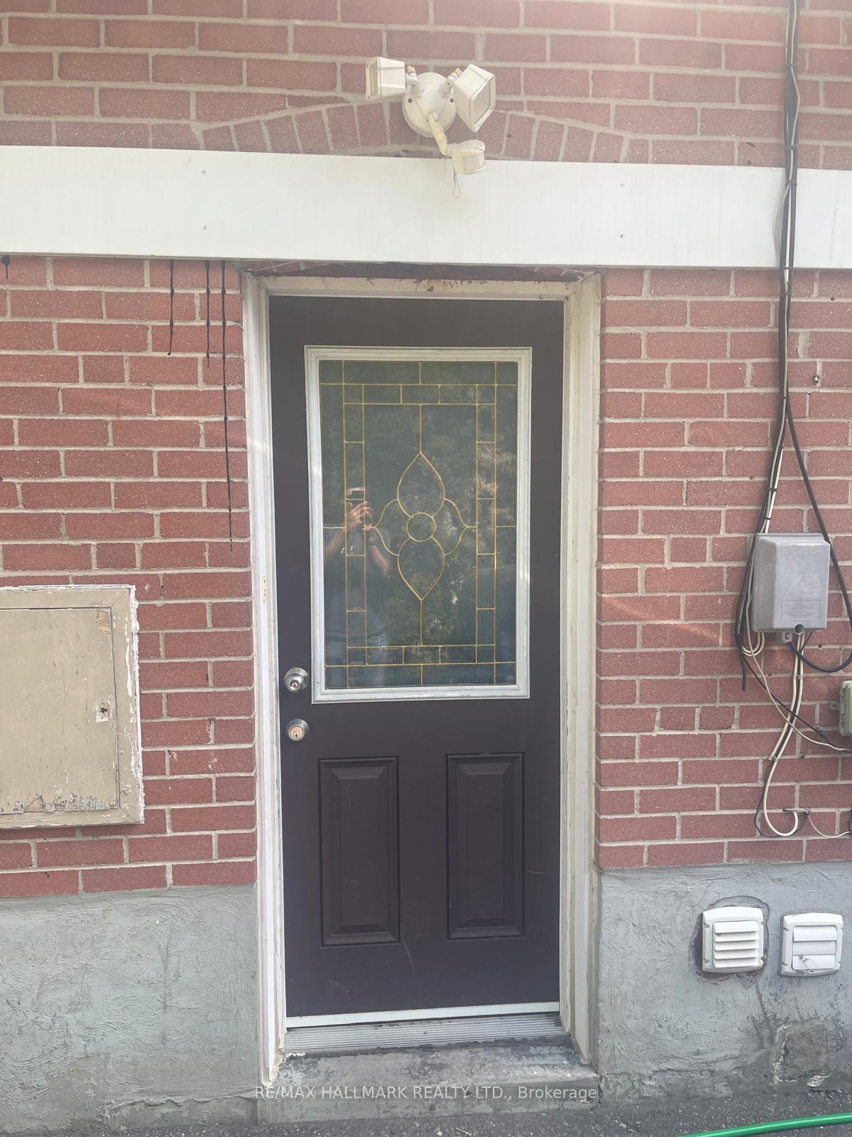 Photo 1 of Unit LOWER, 61 Aurora Heights Drive, Aurora, Aurora Heights — HOMEH