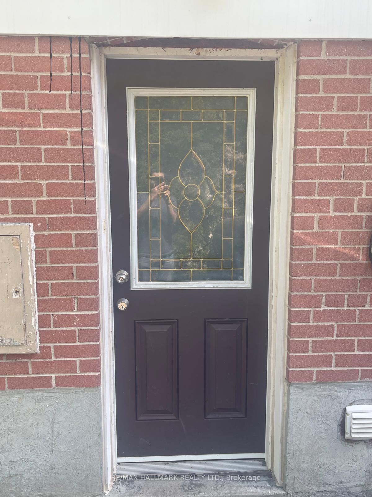 Photo 2 of Unit LOWER, 61 Aurora Heights Drive, Aurora, Aurora Heights — HOMEH