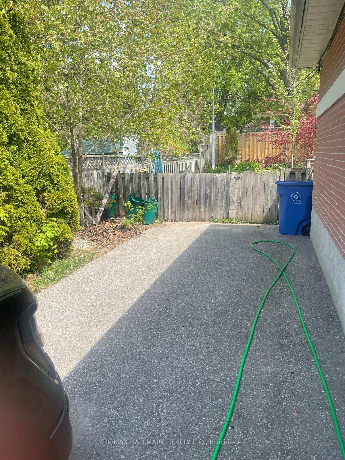 Photo 3 of Unit LOWER, 61 Aurora Heights Drive, Aurora, Aurora Heights — HOMEH
