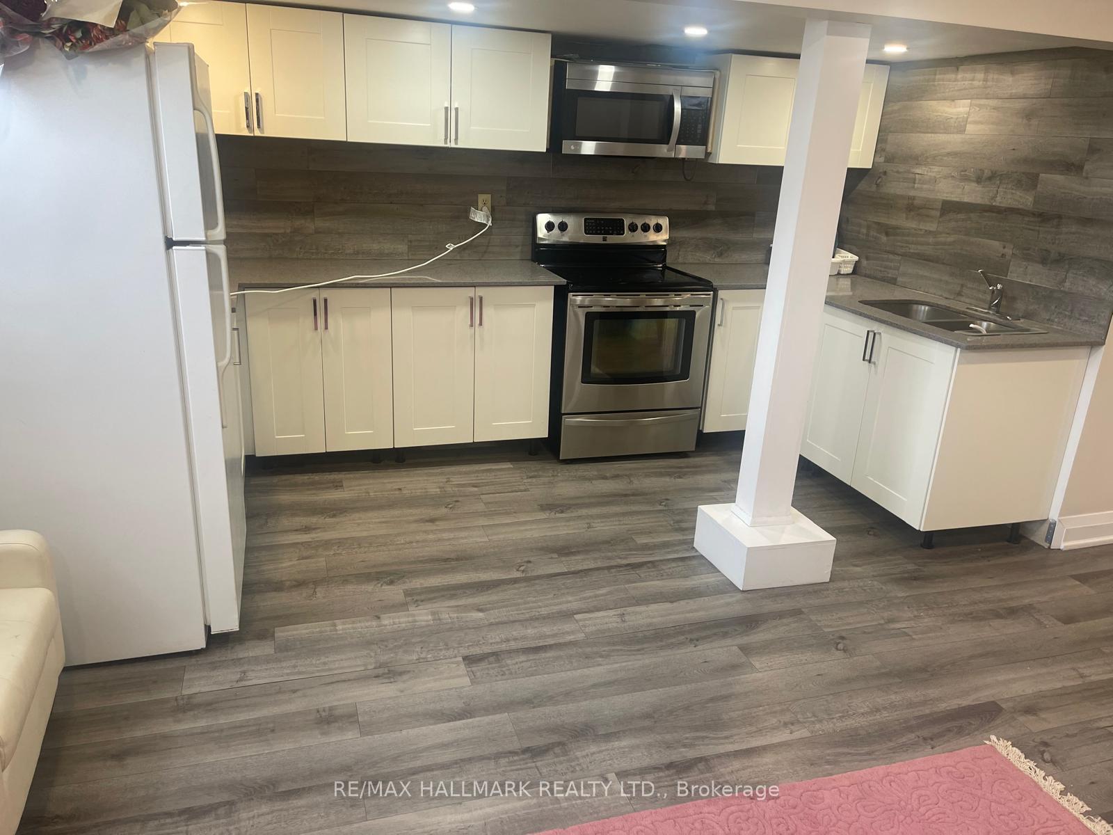 Photo 7 of Unit LOWER, 61 Aurora Heights Drive, Aurora, Aurora Heights — HOMEH