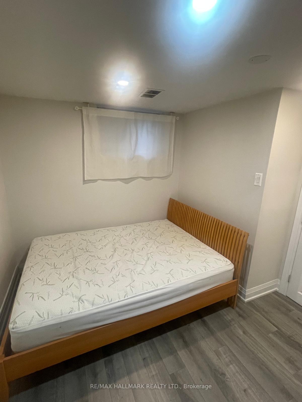 Photo 14 of Unit LOWER, 61 Aurora Heights Drive, Aurora, Aurora Heights — HOMEH