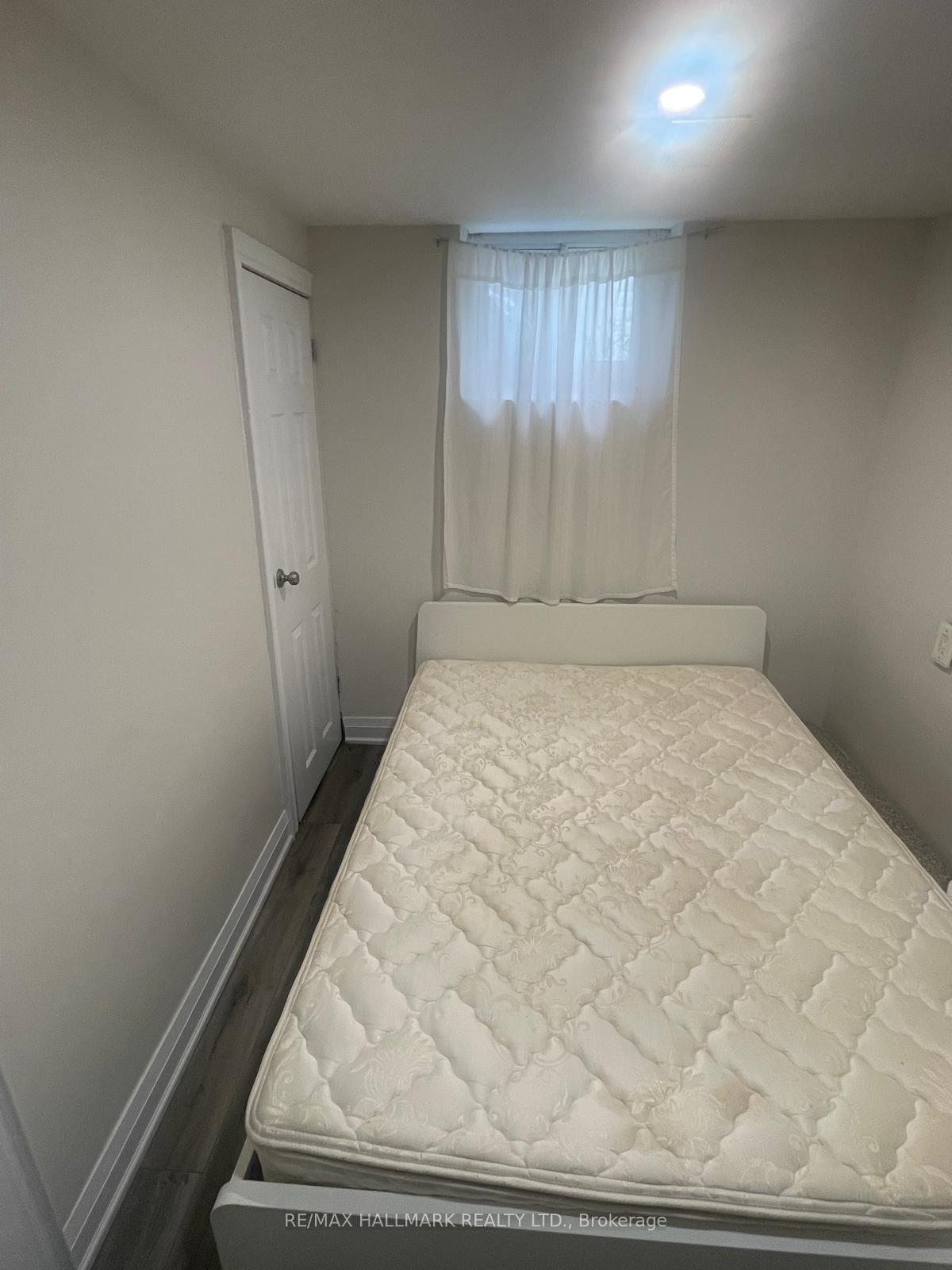 Photo 17 of Unit LOWER, 61 Aurora Heights Drive, Aurora, Aurora Heights — HOMEH