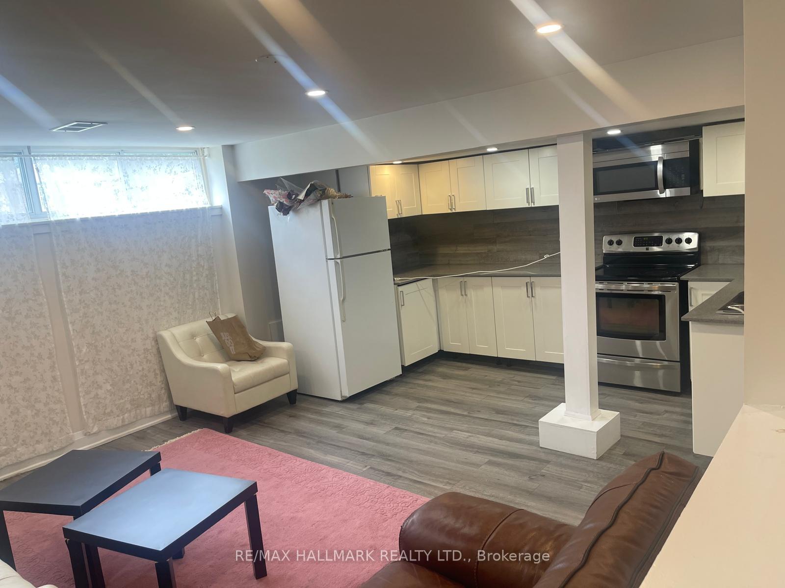 Photo 18 of Unit LOWER, 61 Aurora Heights Drive, Aurora, Aurora Heights — HOMEH