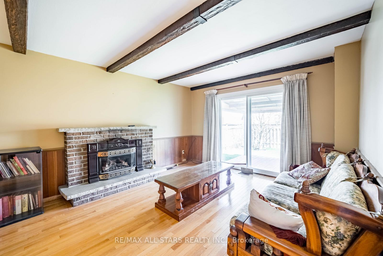 Photo 15 of 57 Gloxinia Crescent, Scarborough, L'Amoreaux — HOMEH