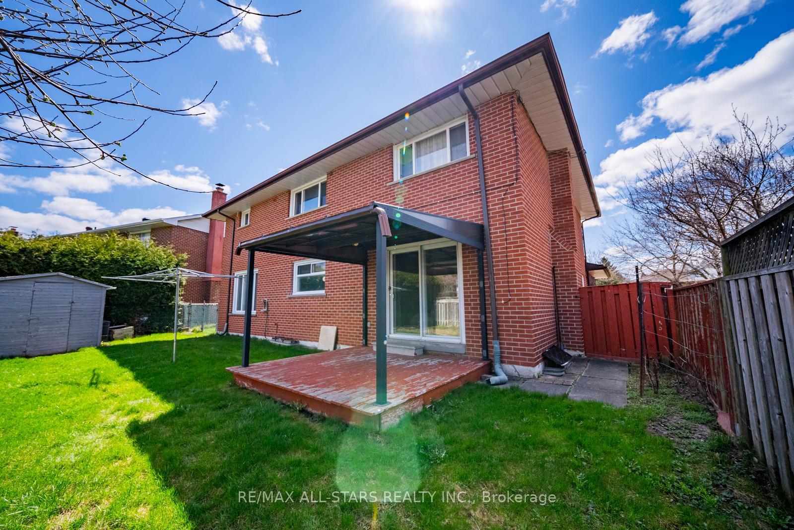 Photo 36 of 57 Gloxinia Crescent, Scarborough, L'Amoreaux — HOMEH