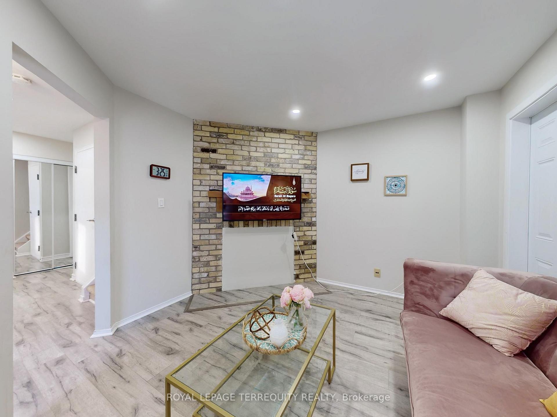 Photo 10 of 52 Dobson Drive, Ajax, Central — HOMEH