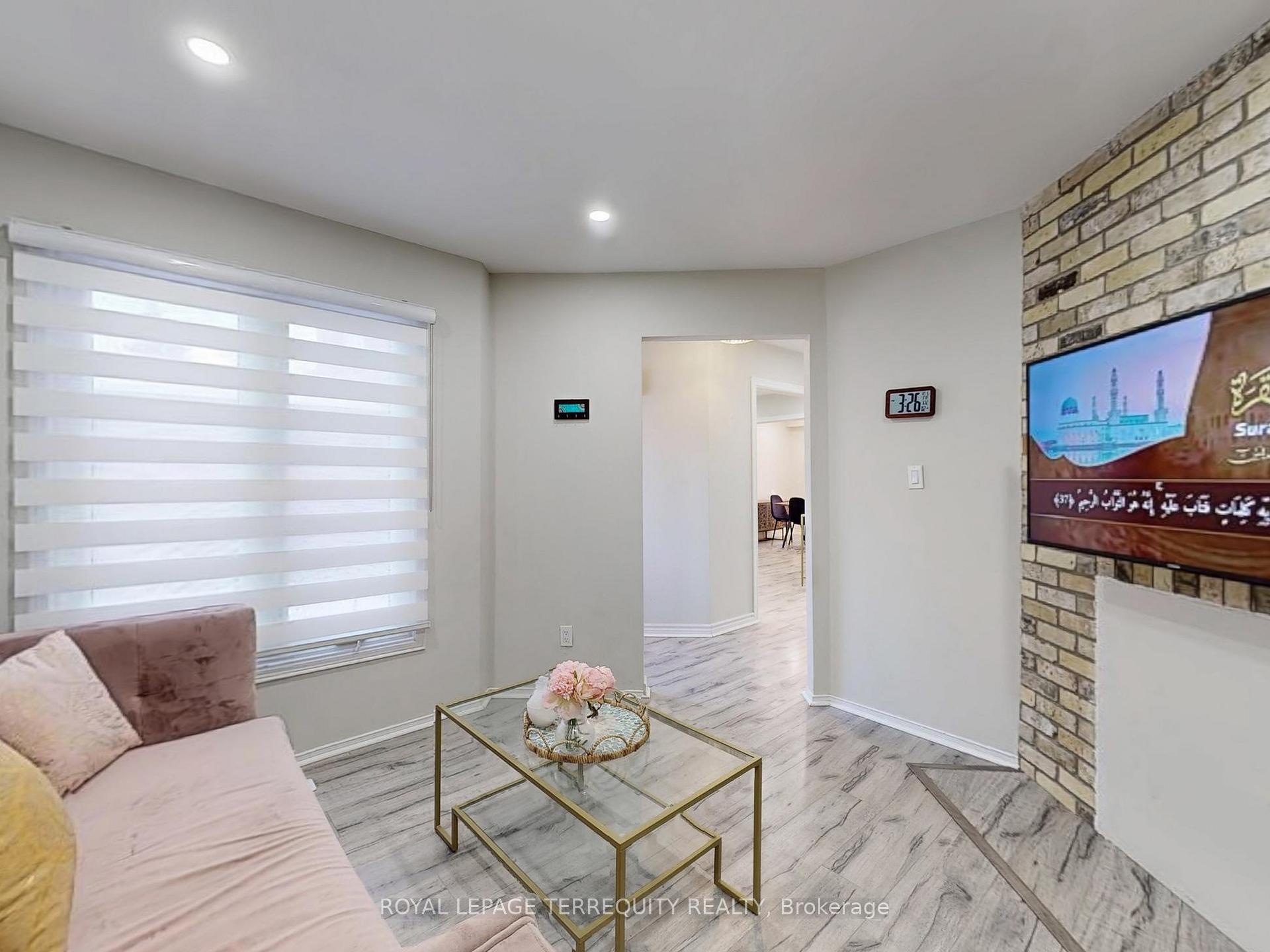 Photo 11 of 52 Dobson Drive, Ajax, Central — HOMEH