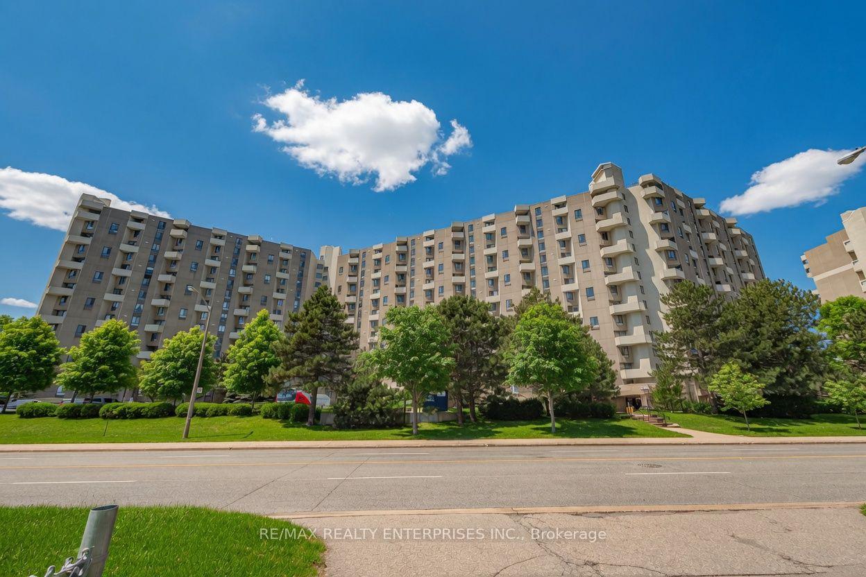 Photo 1 of Unit A49, 288 Mill Road, Etobicoke, Markland Wood — HOMEH