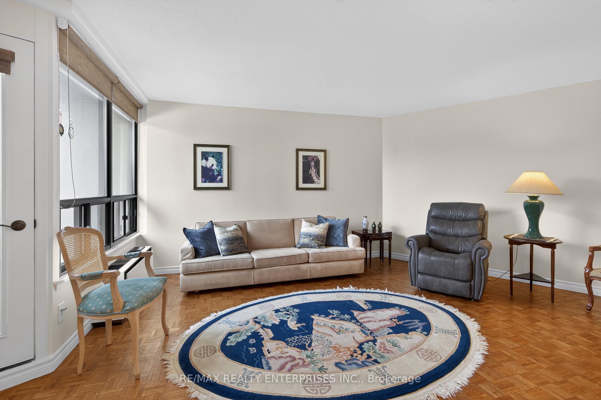 Photo 4 of Unit A49, 288 Mill Road, Etobicoke, Markland Wood — HOMEH