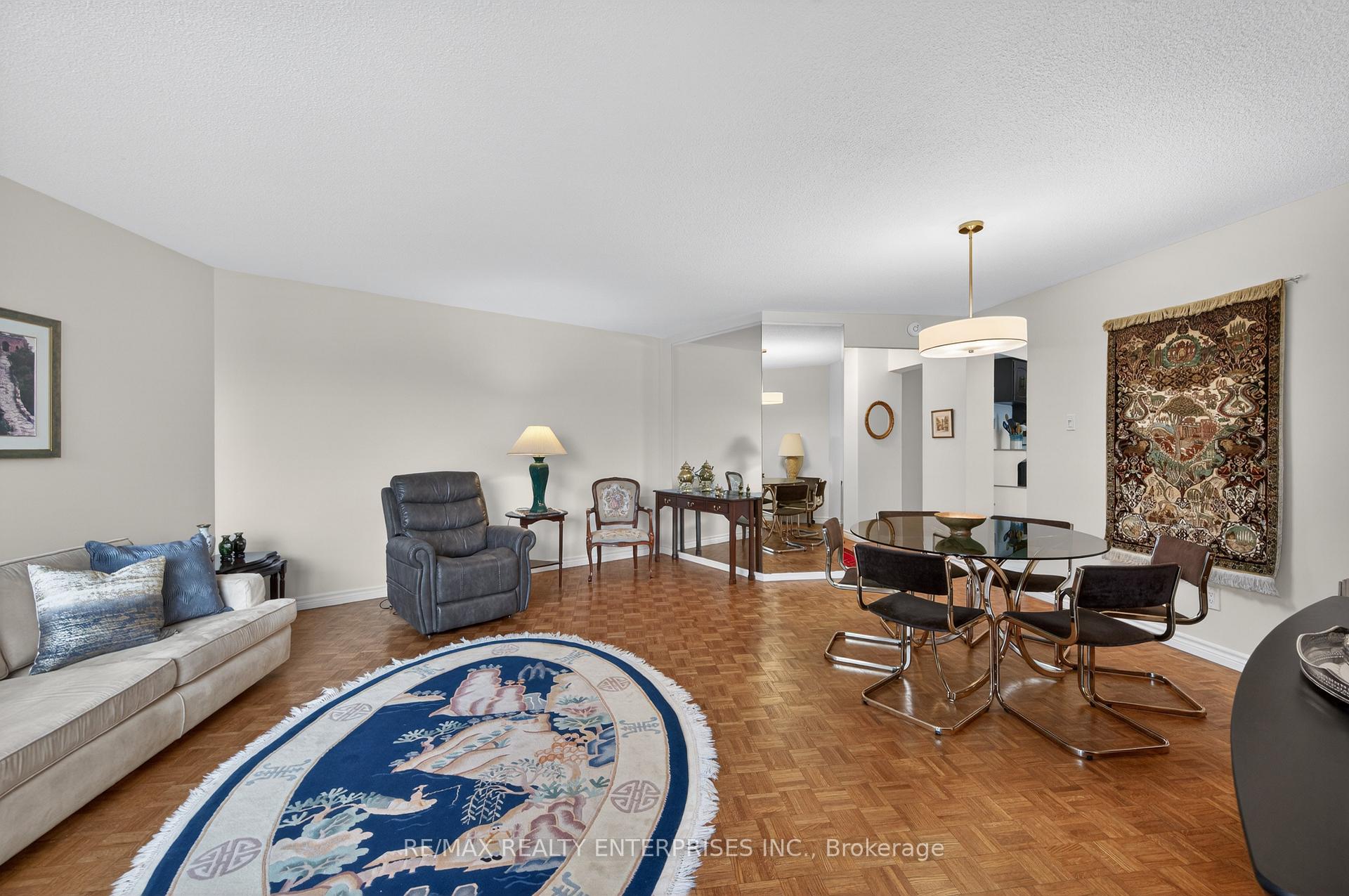 Photo 5 of Unit A49, 288 Mill Road, Etobicoke, Markland Wood — HOMEH