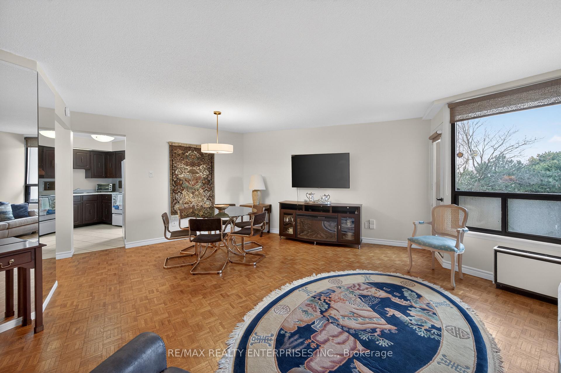 Photo 6 of Unit A49, 288 Mill Road, Etobicoke, Markland Wood — HOMEH