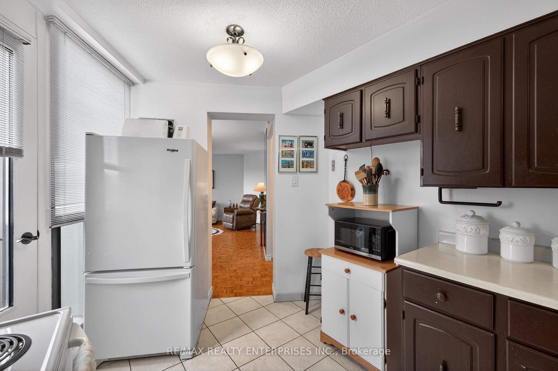 Photo 11 of Unit A49, 288 Mill Road, Etobicoke, Markland Wood — HOMEH