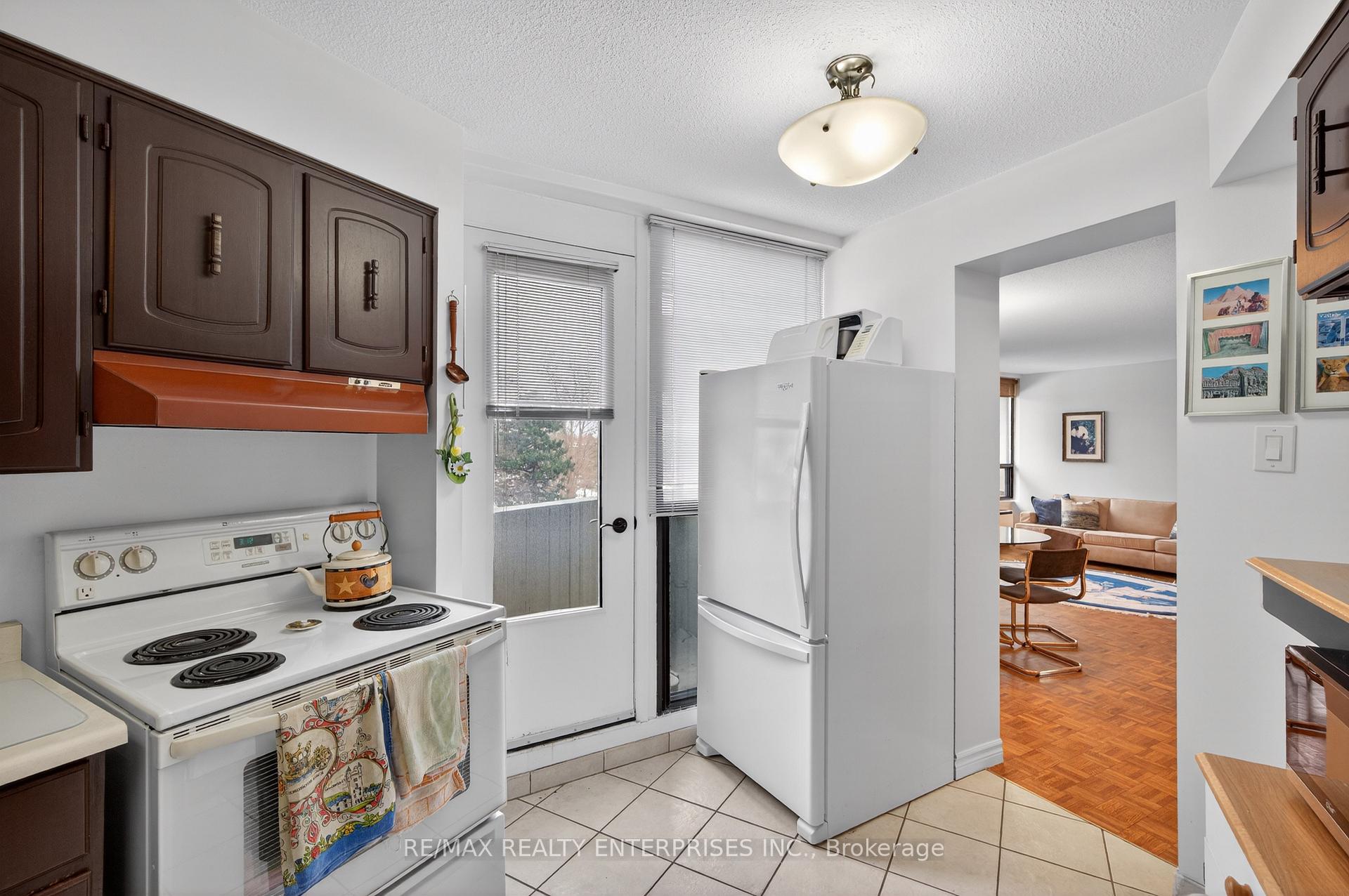 Photo 12 of Unit A49, 288 Mill Road, Etobicoke, Markland Wood — HOMEH