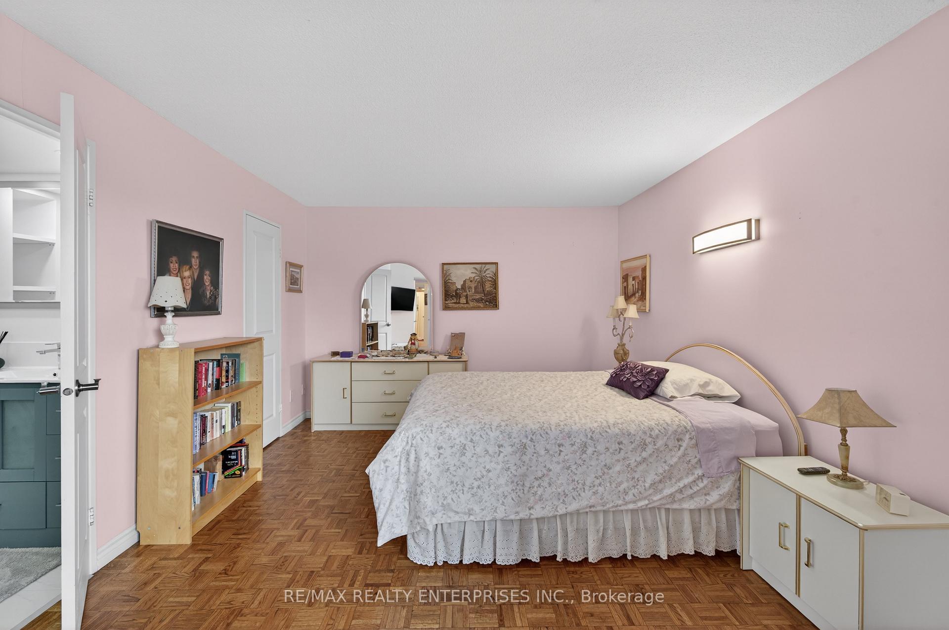 Photo 17 of Unit A49, 288 Mill Road, Etobicoke, Markland Wood — HOMEH