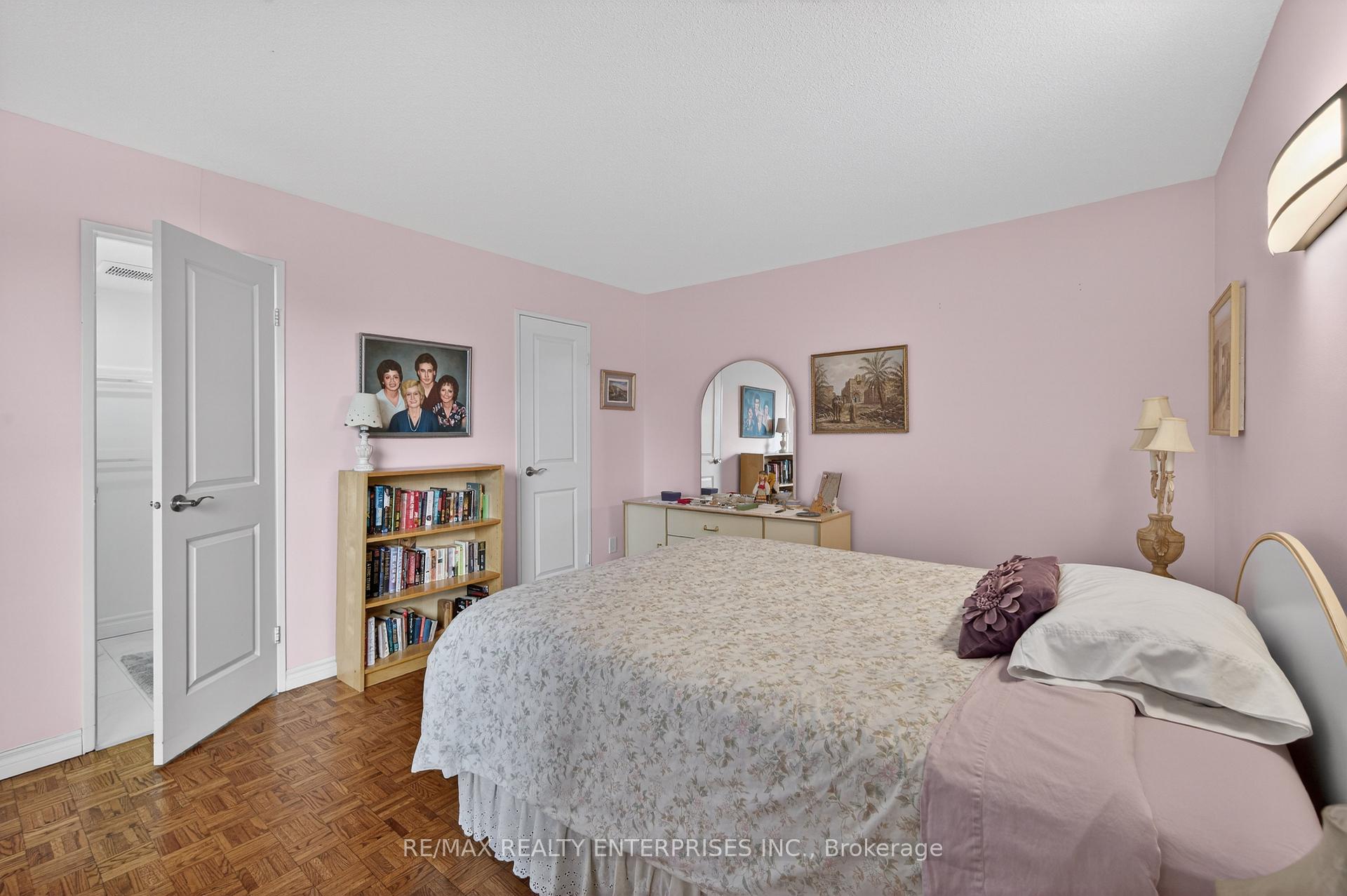 Photo 18 of Unit A49, 288 Mill Road, Etobicoke, Markland Wood — HOMEH
