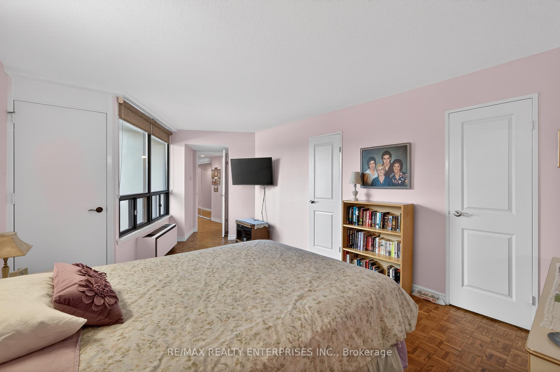Photo 19 of Unit A49, 288 Mill Road, Etobicoke, Markland Wood — HOMEH