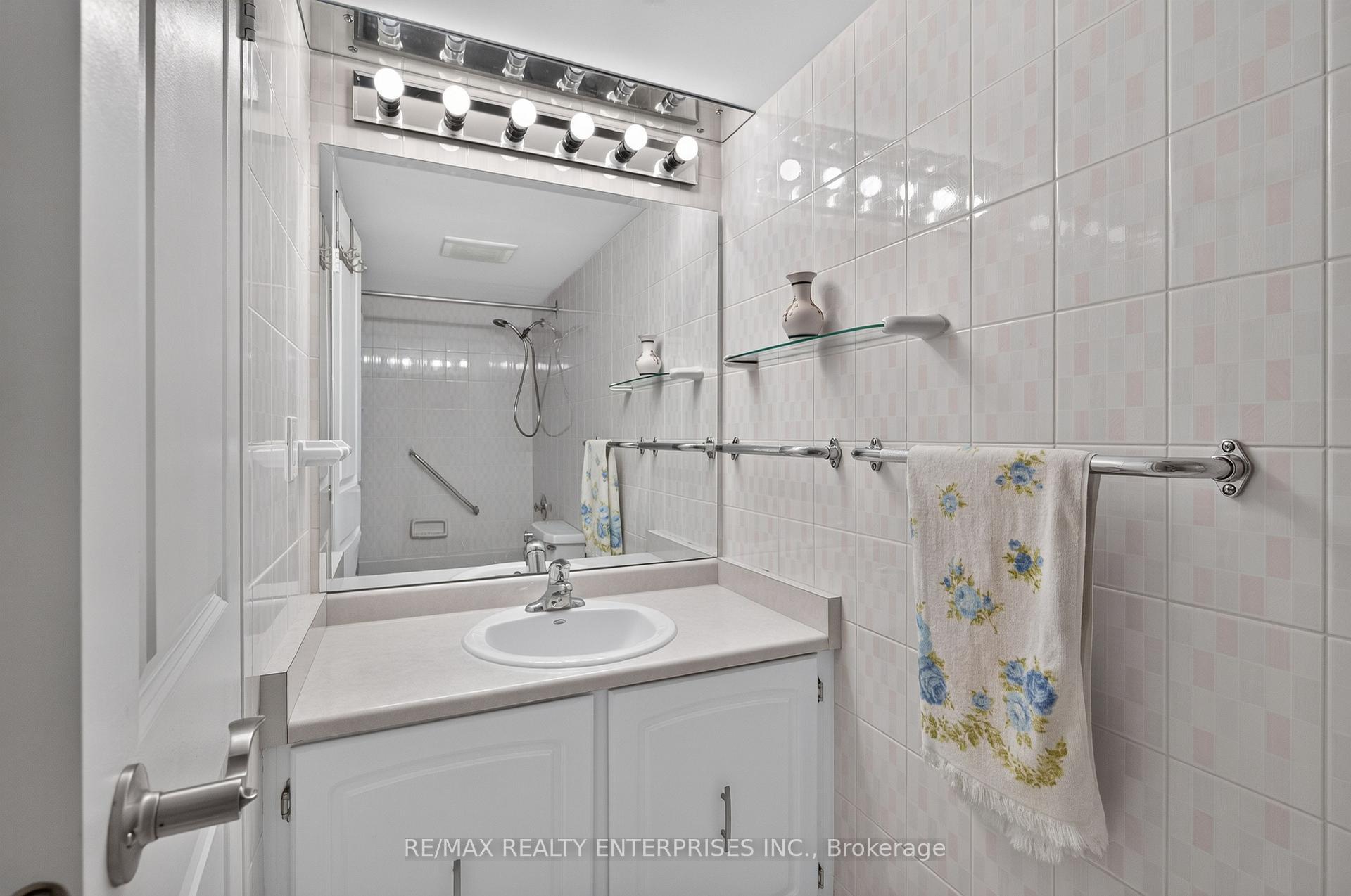 Photo 26 of Unit A49, 288 Mill Road, Etobicoke, Markland Wood — HOMEH