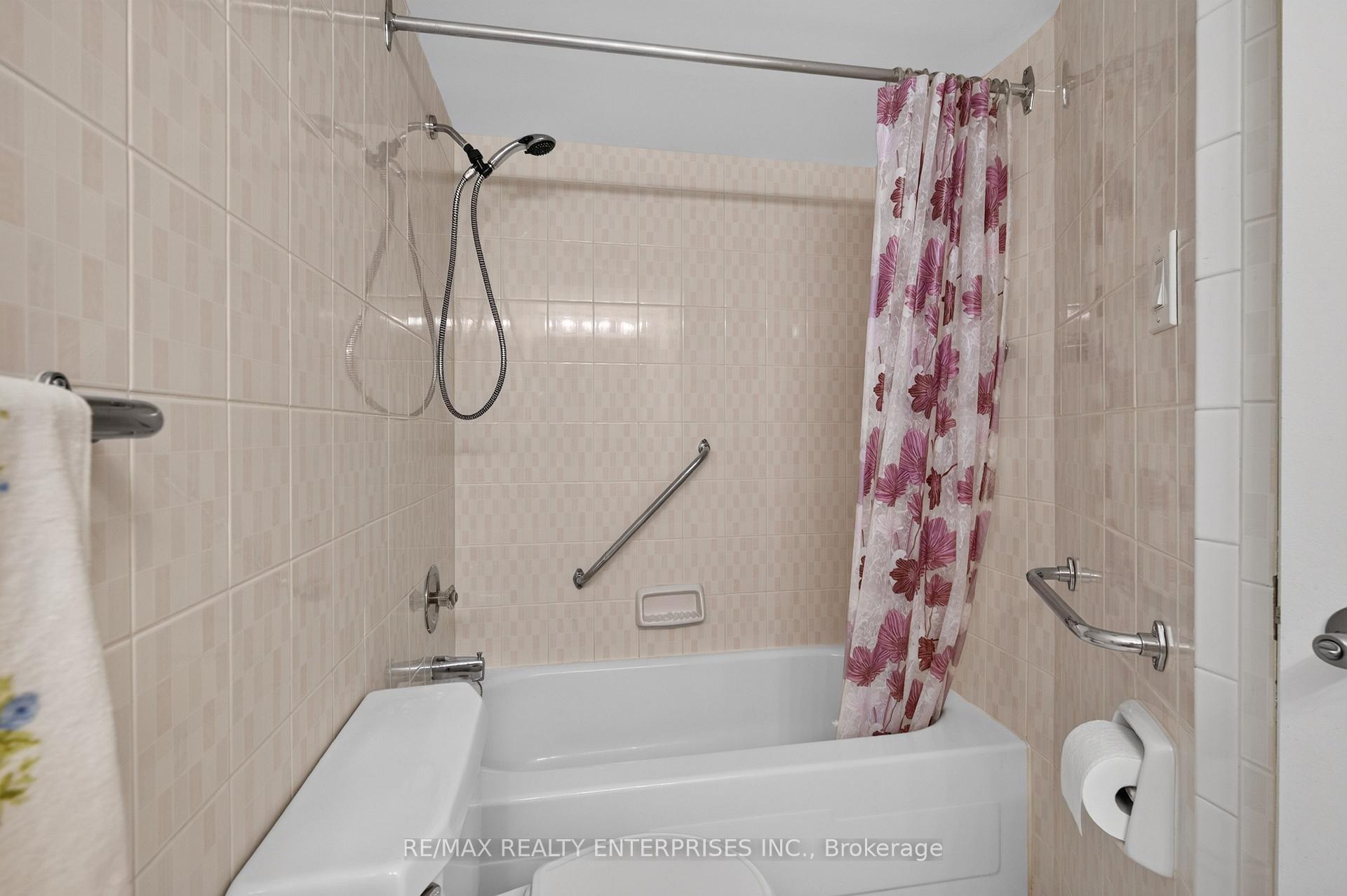 Photo 27 of Unit A49, 288 Mill Road, Etobicoke, Markland Wood — HOMEH
