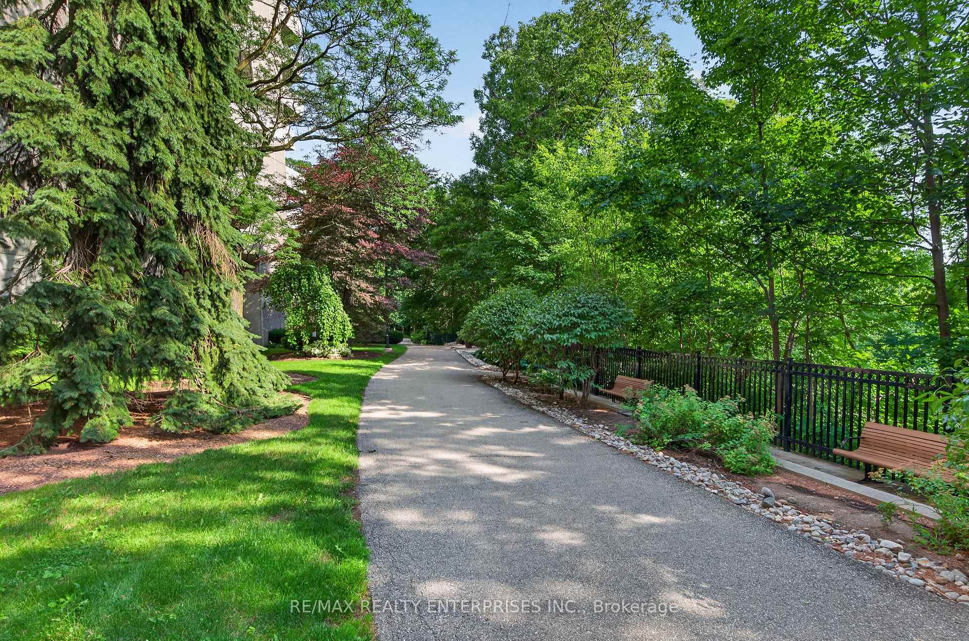 Photo 42 of Unit A49, 288 Mill Road, Etobicoke, Markland Wood — HOMEH