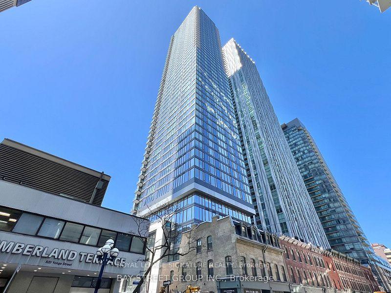 Front of Unit 2801, 8 Cumberland Street