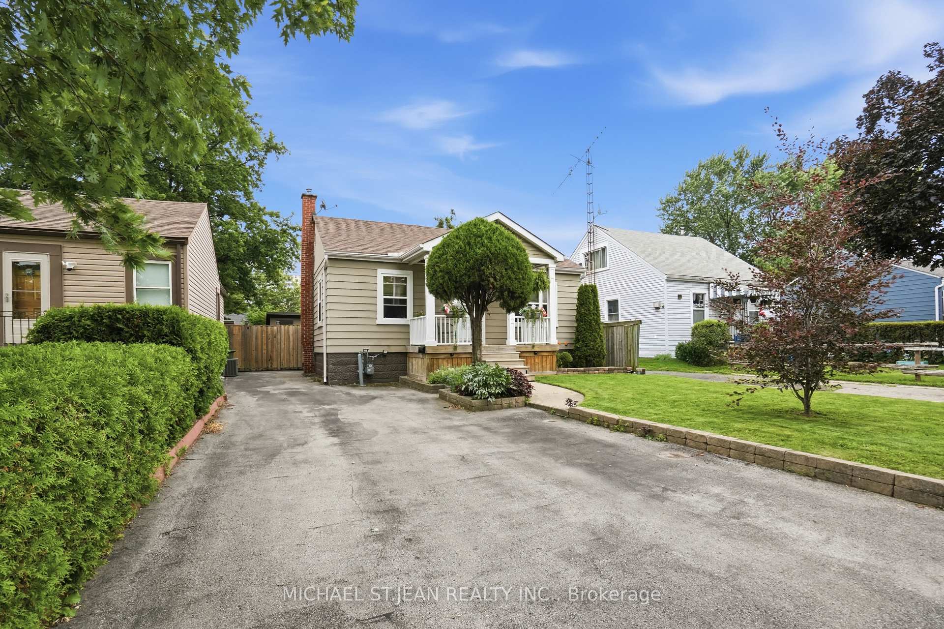 Photo 3 of 272 Adeline Avenue, Hamilton, Normanhurst — HOMEH