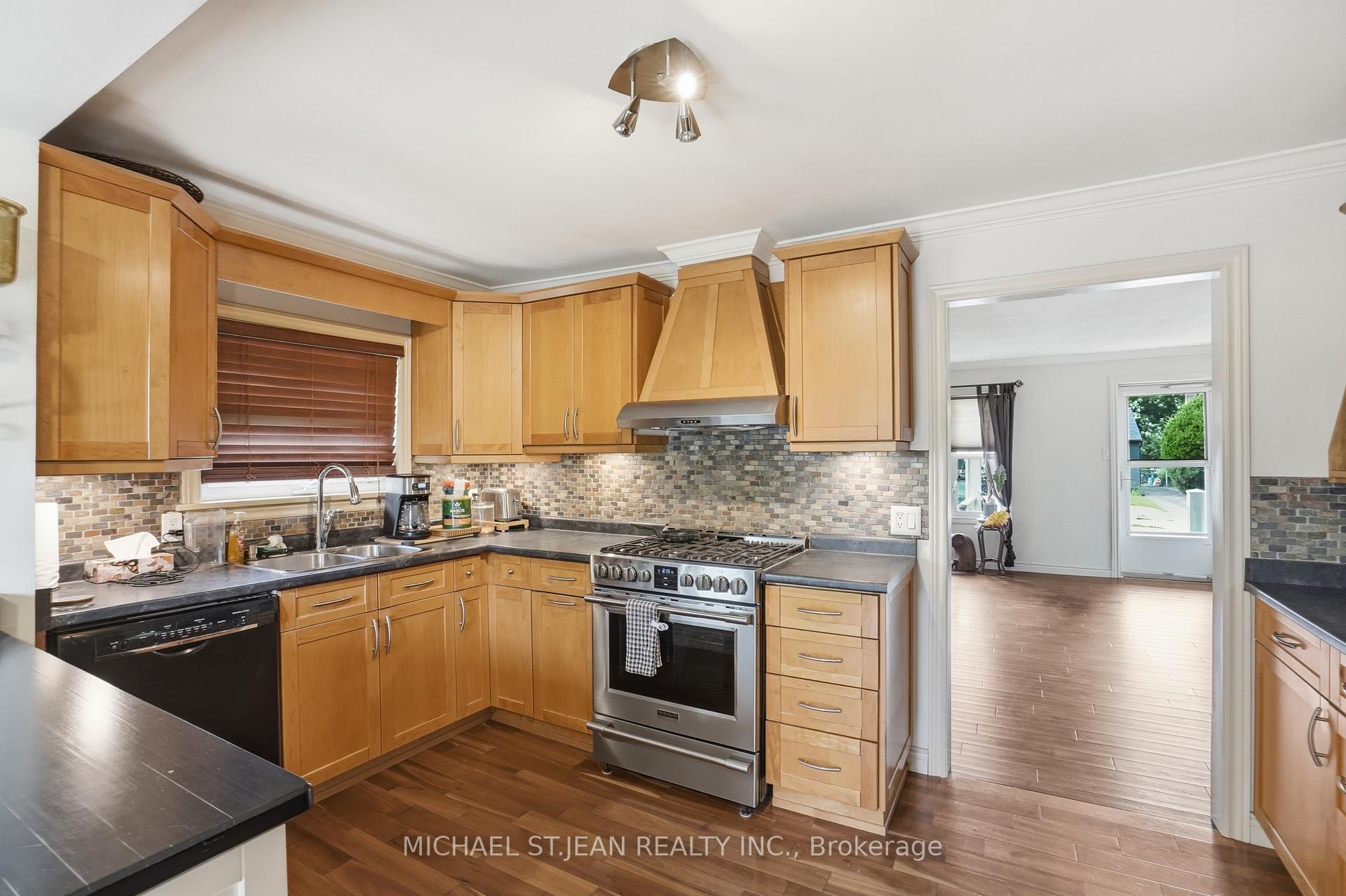 Photo 15 of 272 Adeline Avenue, Hamilton, Normanhurst — HOMEH