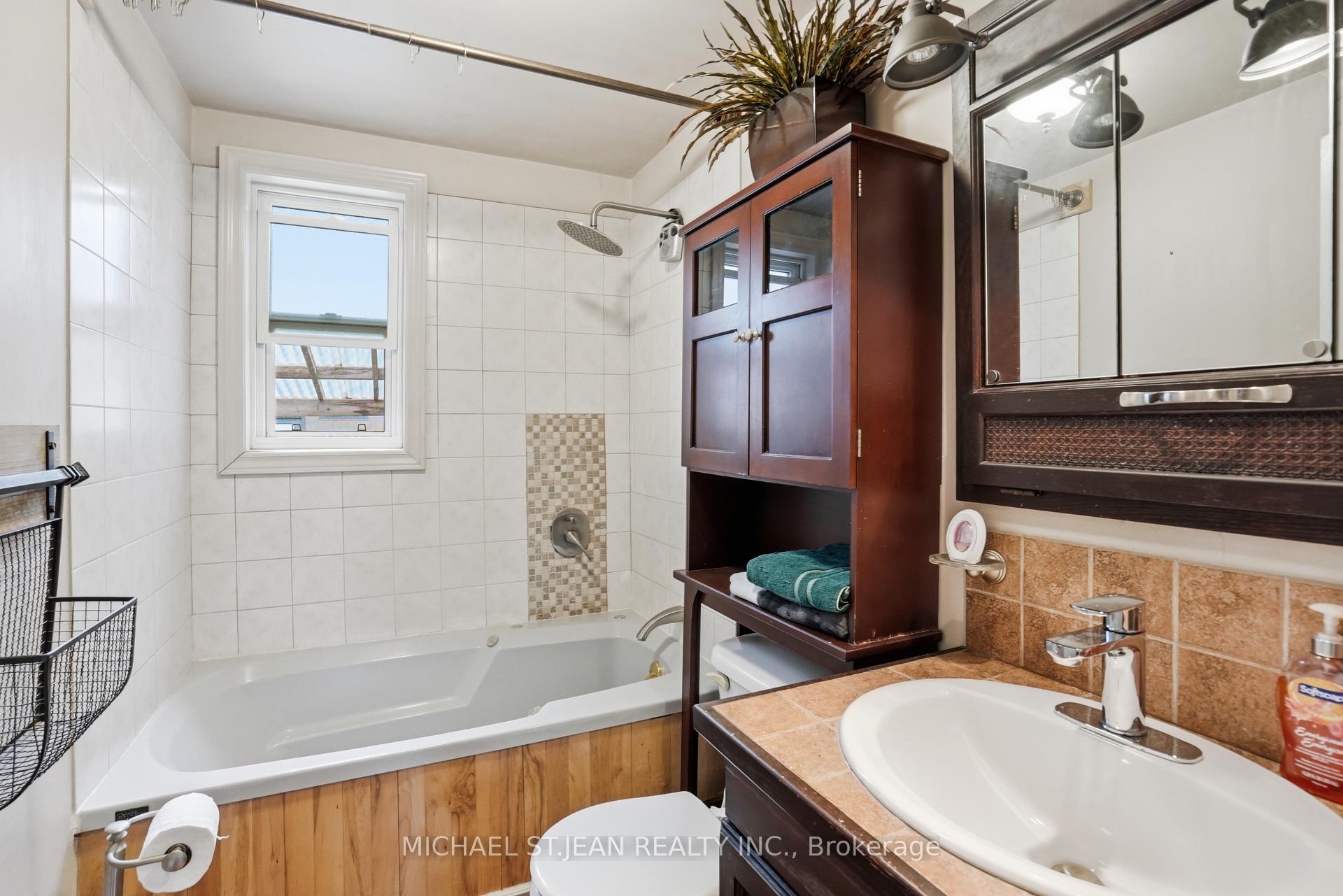 Photo 23 of 272 Adeline Avenue, Hamilton, Normanhurst — HOMEH