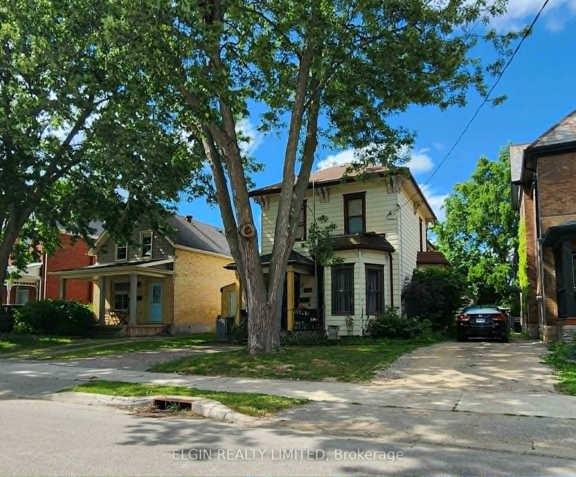 Photo 3 of 107 Gladstone Avenue, St. Thomas — HOMEH
