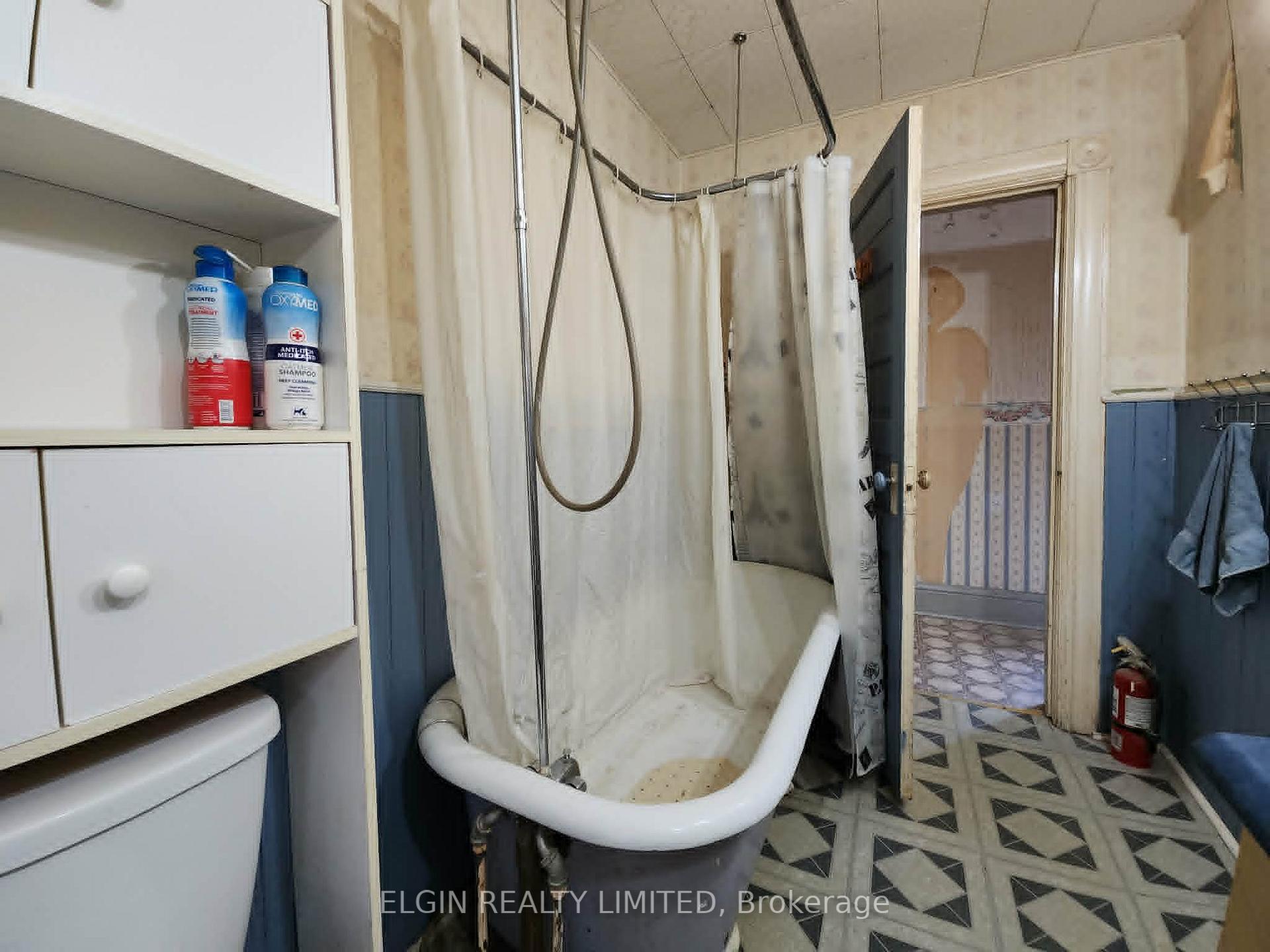 Photo 13 of 107 Gladstone Avenue, St. Thomas — HOMEH
