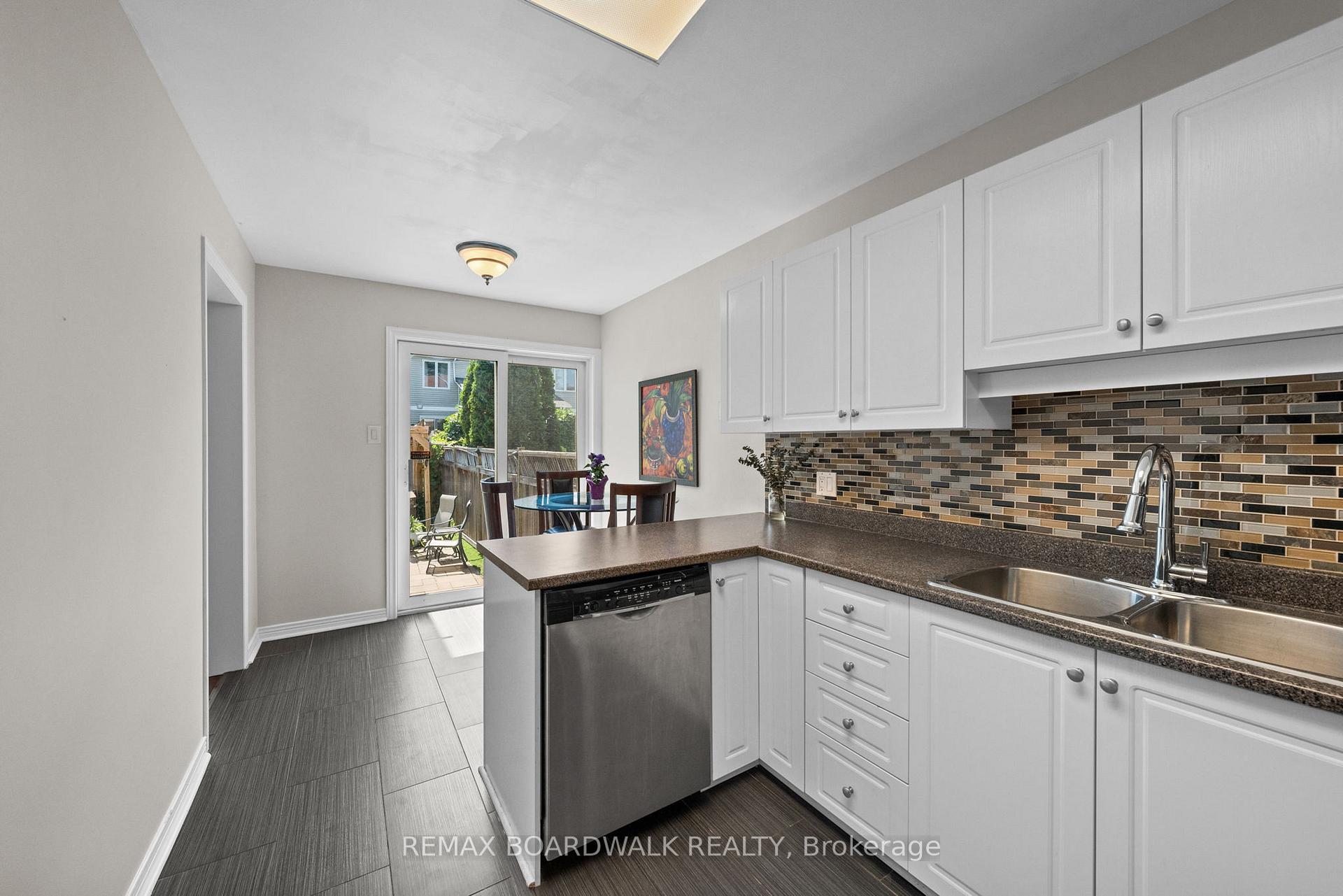 Photo 12 of 50 Gray Crescent, Ottawa, Kanata - Beaverbrook — HOMEH