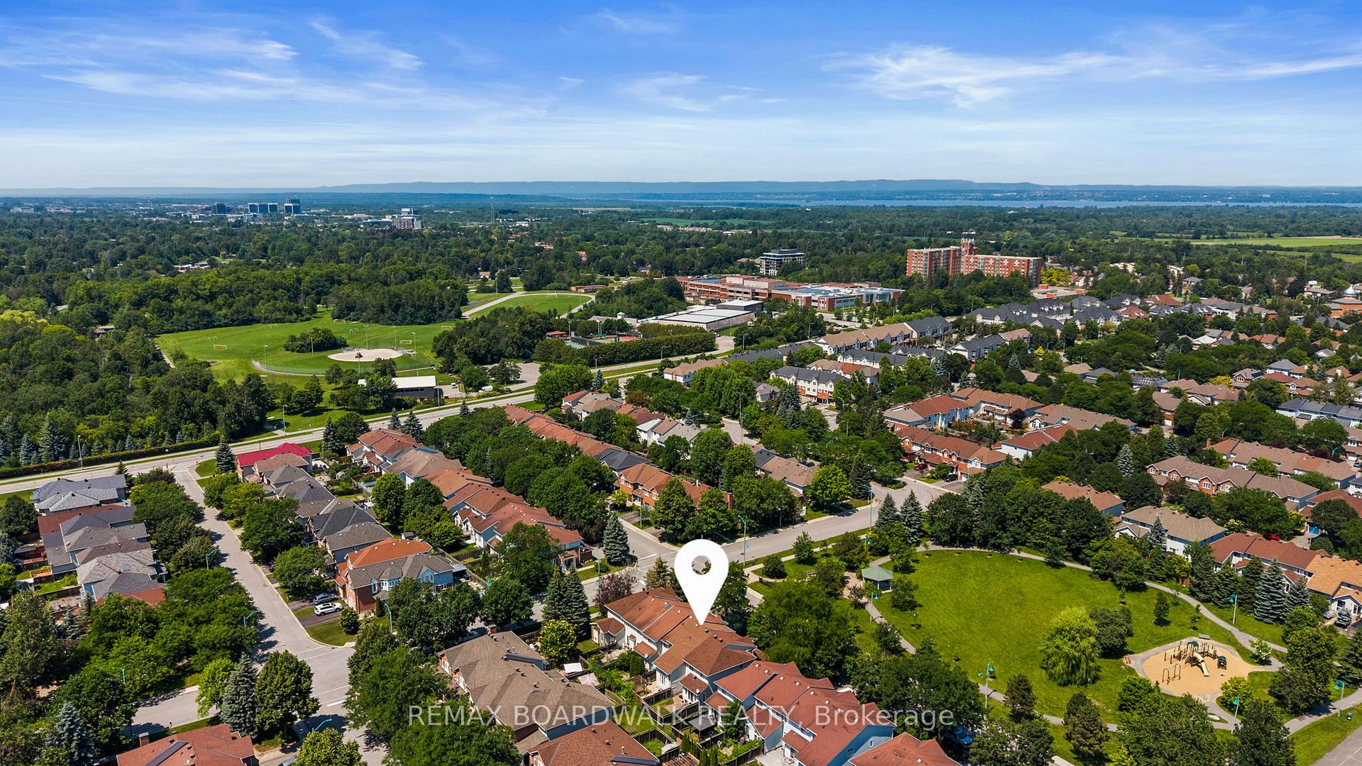 Photo 27 of 50 Gray Crescent, Ottawa, Kanata - Beaverbrook — HOMEH