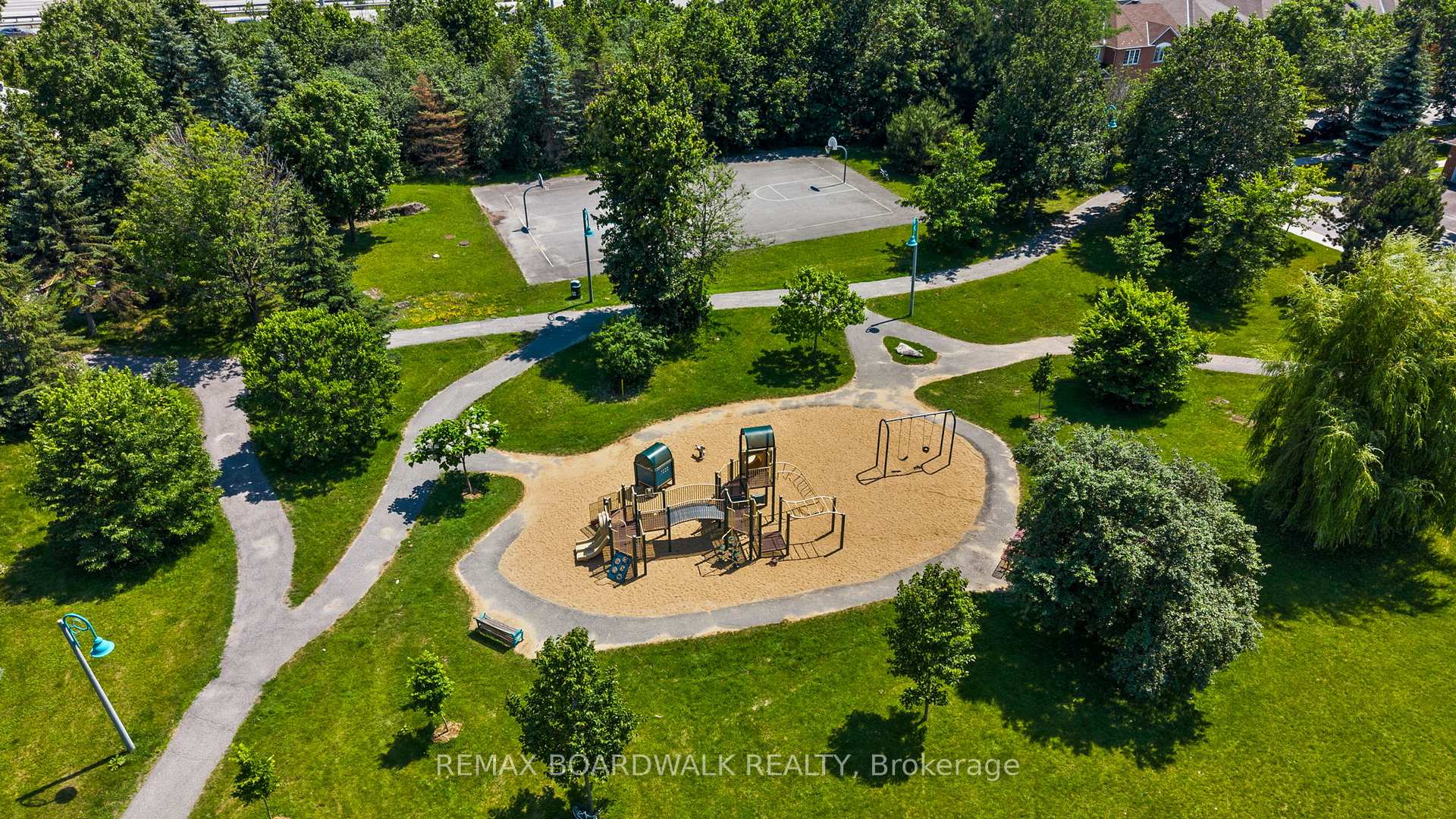Photo 28 of 50 Gray Crescent, Ottawa, Kanata - Beaverbrook — HOMEH