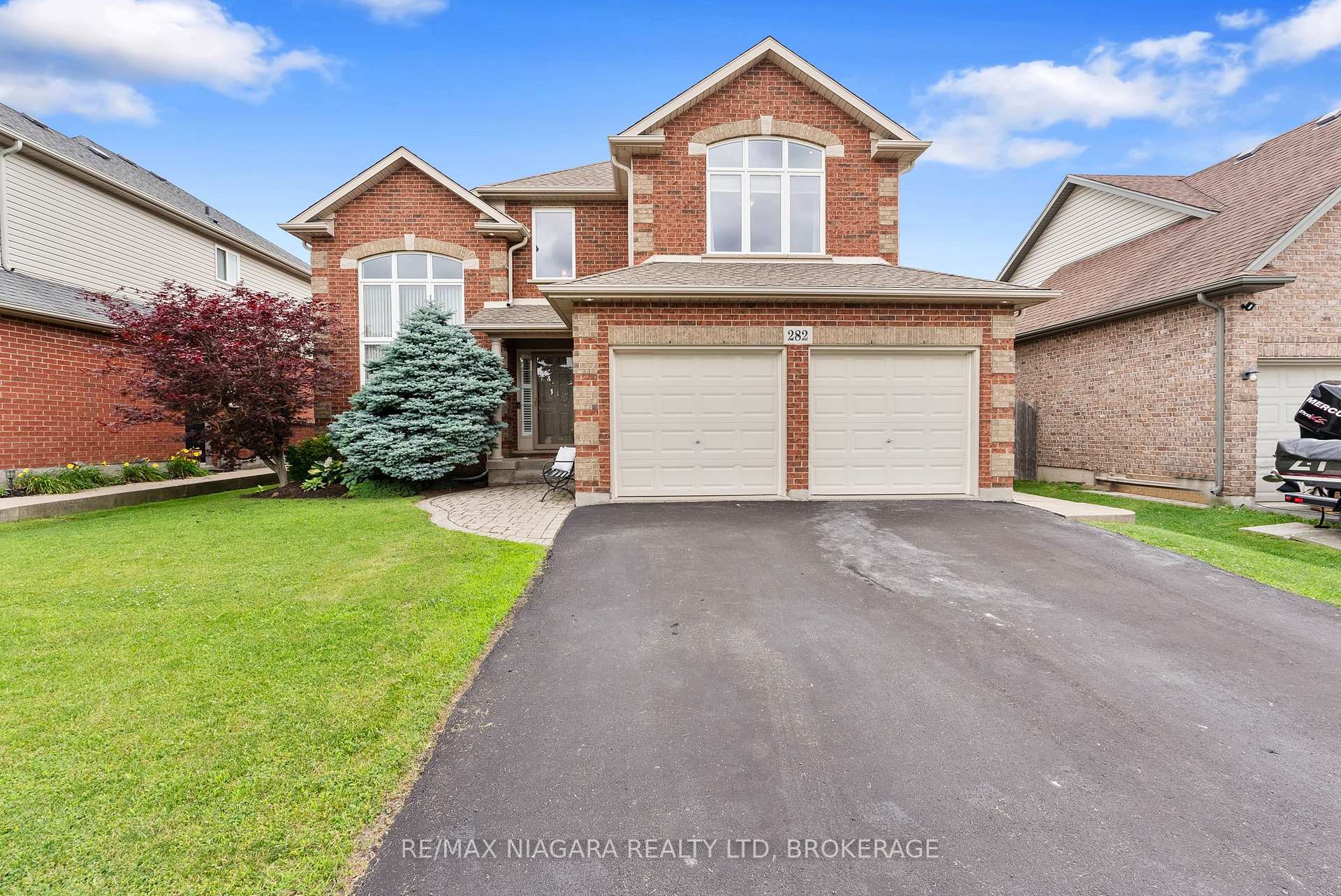Photo 2 of 282 Winterberry Boulevard, Thorold, Confederation Heights — HOMEH