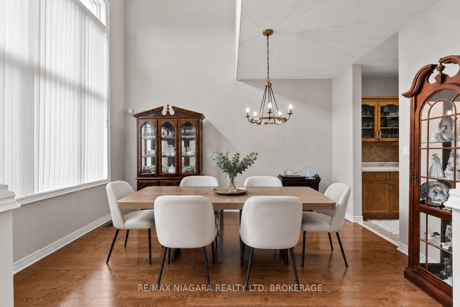 Photo 9 of 282 Winterberry Boulevard, Thorold, Confederation Heights — HOMEH