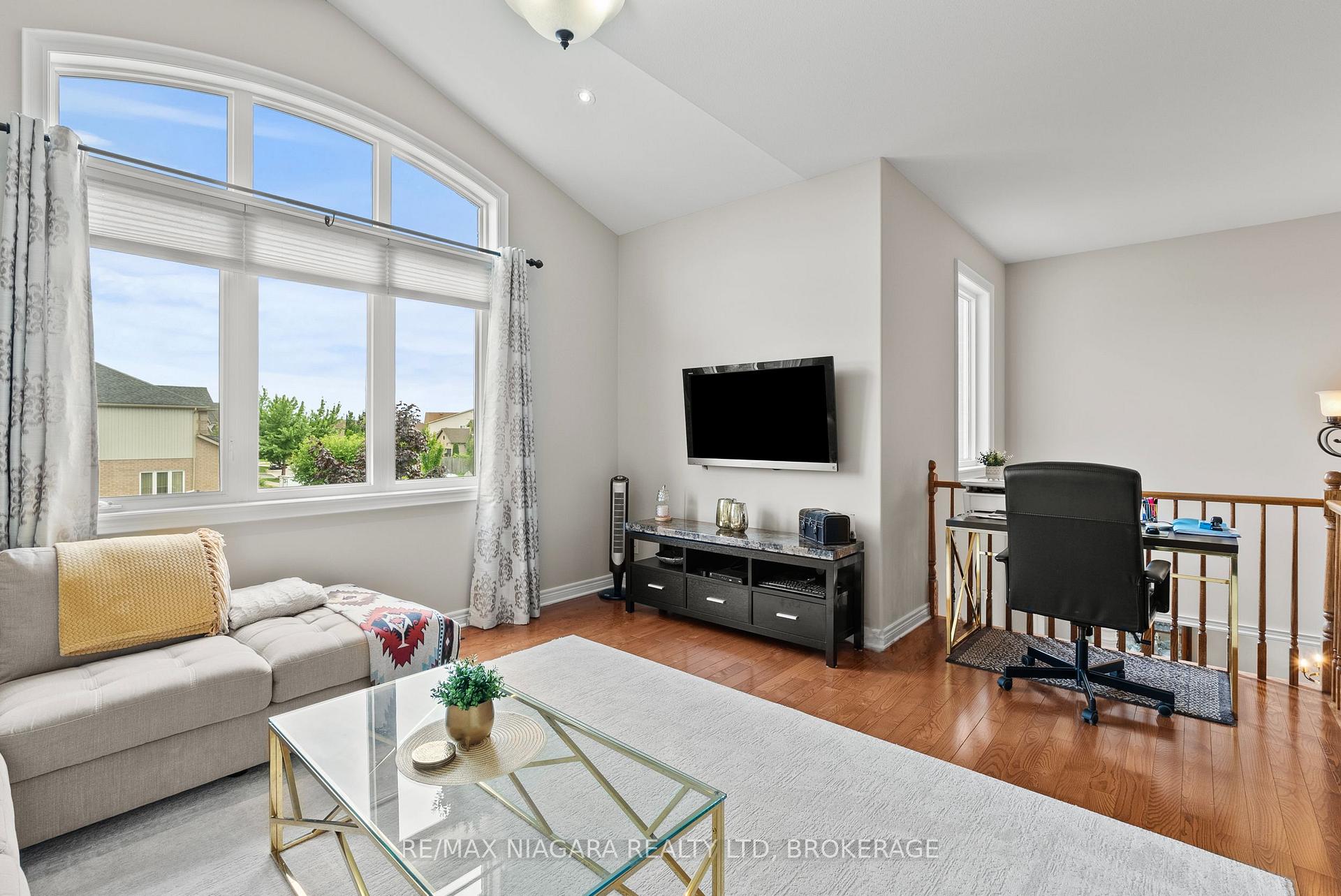 Photo 25 of 282 Winterberry Boulevard, Thorold, Confederation Heights — HOMEH