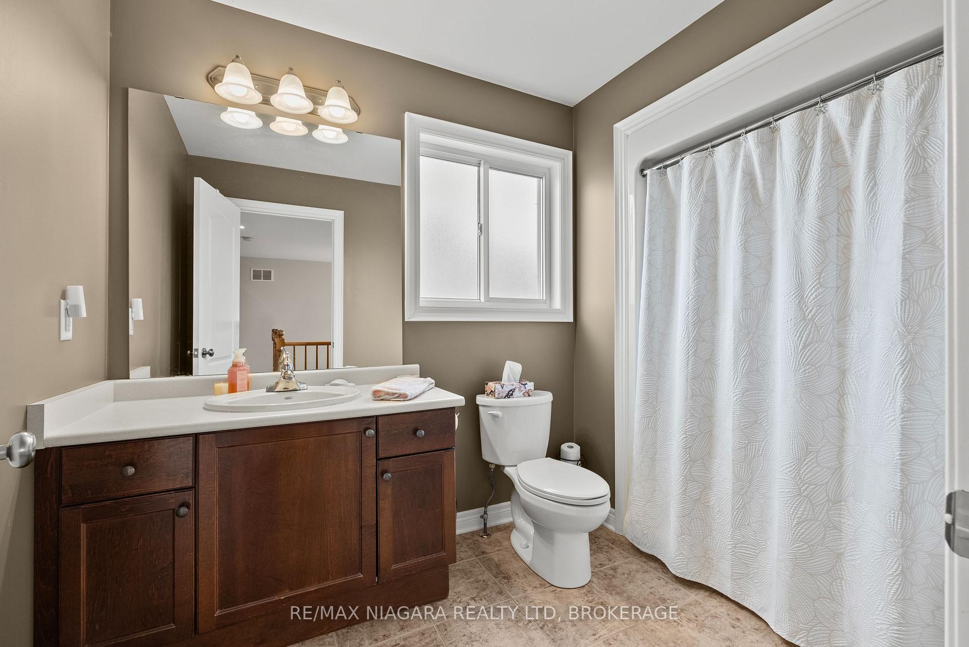 Photo 32 of 282 Winterberry Boulevard, Thorold, Confederation Heights — HOMEH